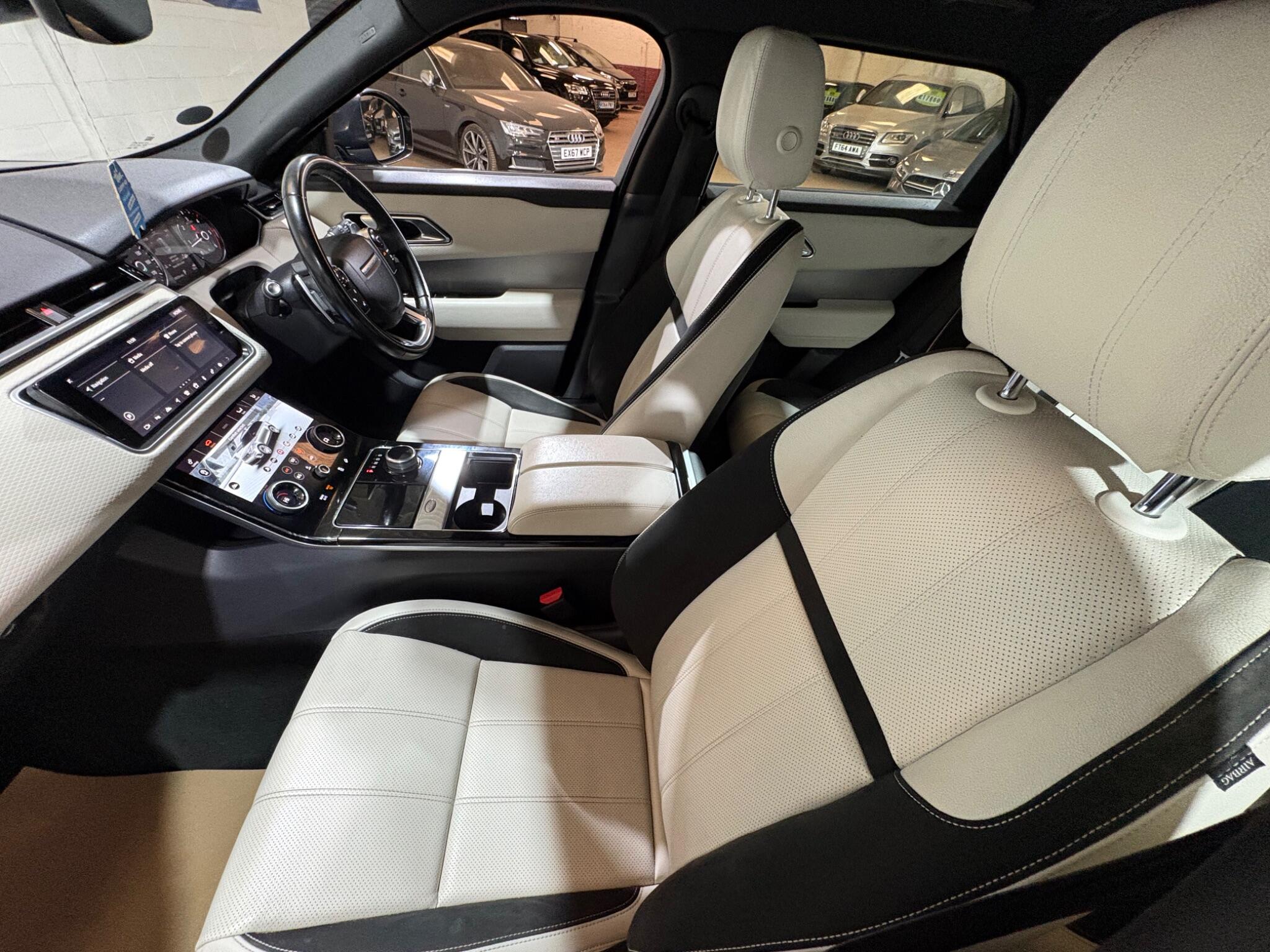 Land Rover Range Rover Velar view 85