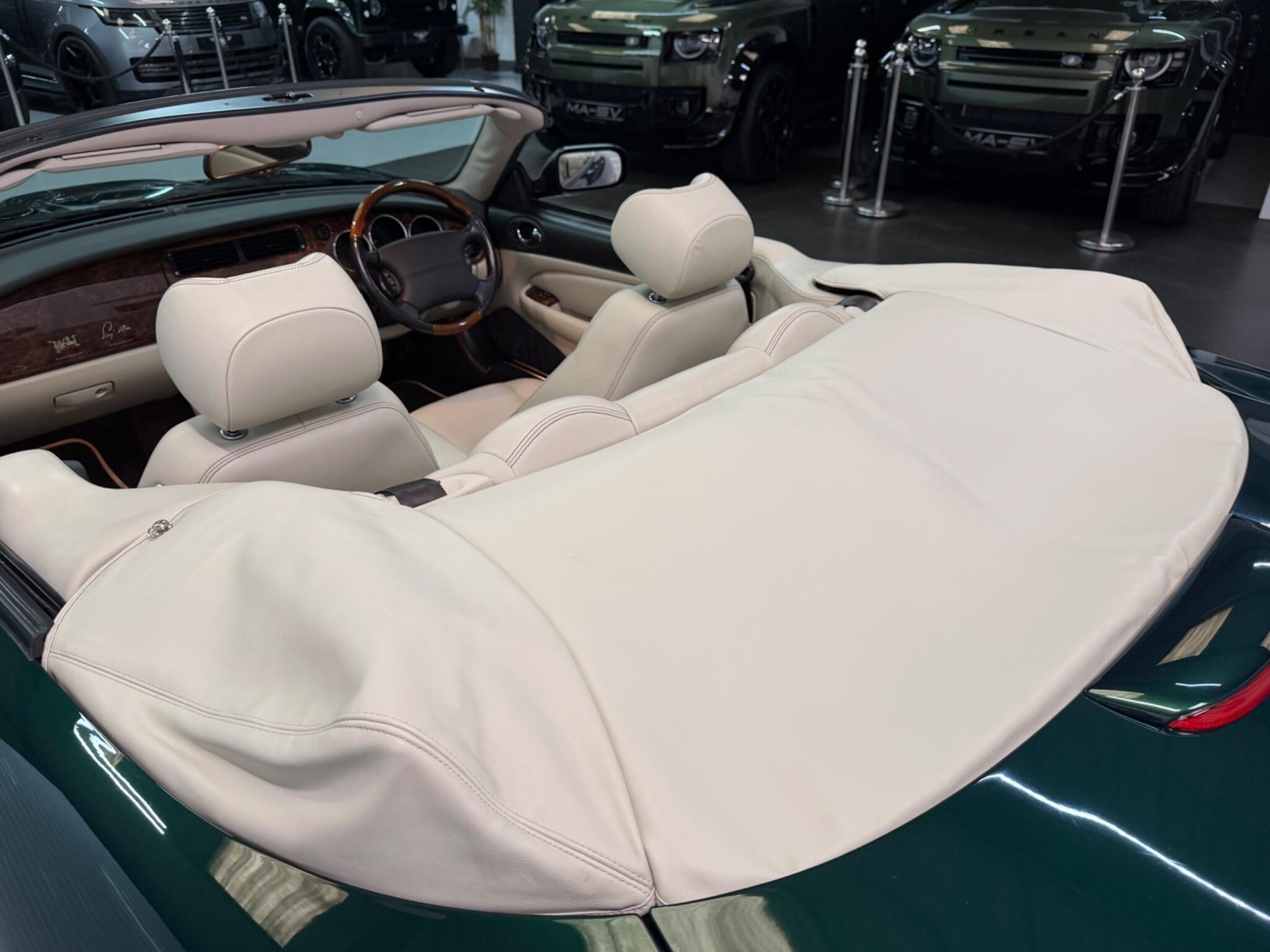 Jaguar XK8 view 86