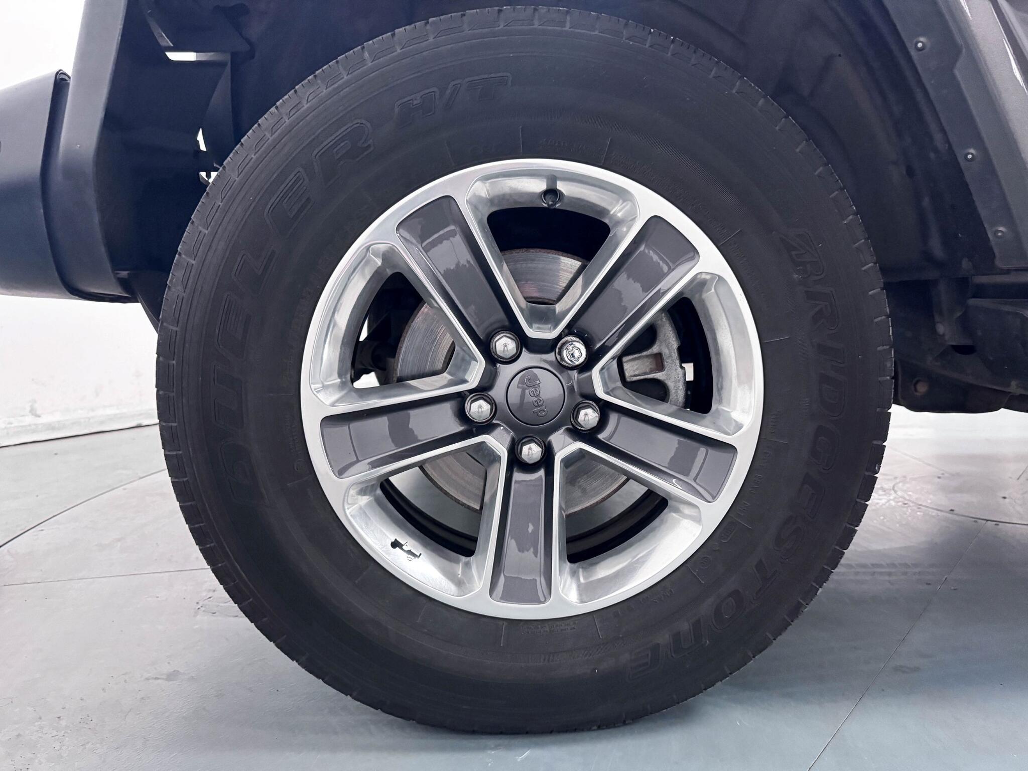 Jeep Wrangler view 44