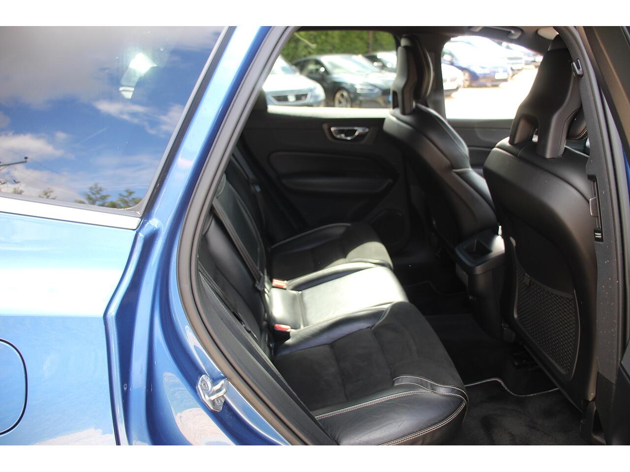 Volvo XC60 view 18