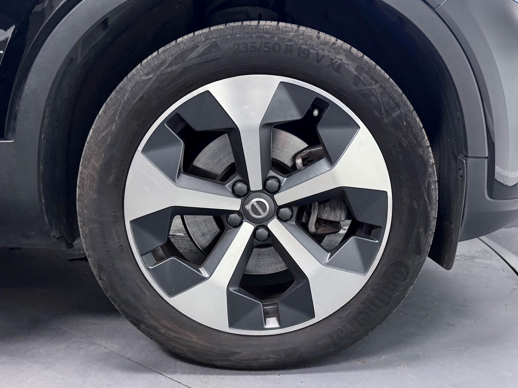 Volvo XC40 view 48