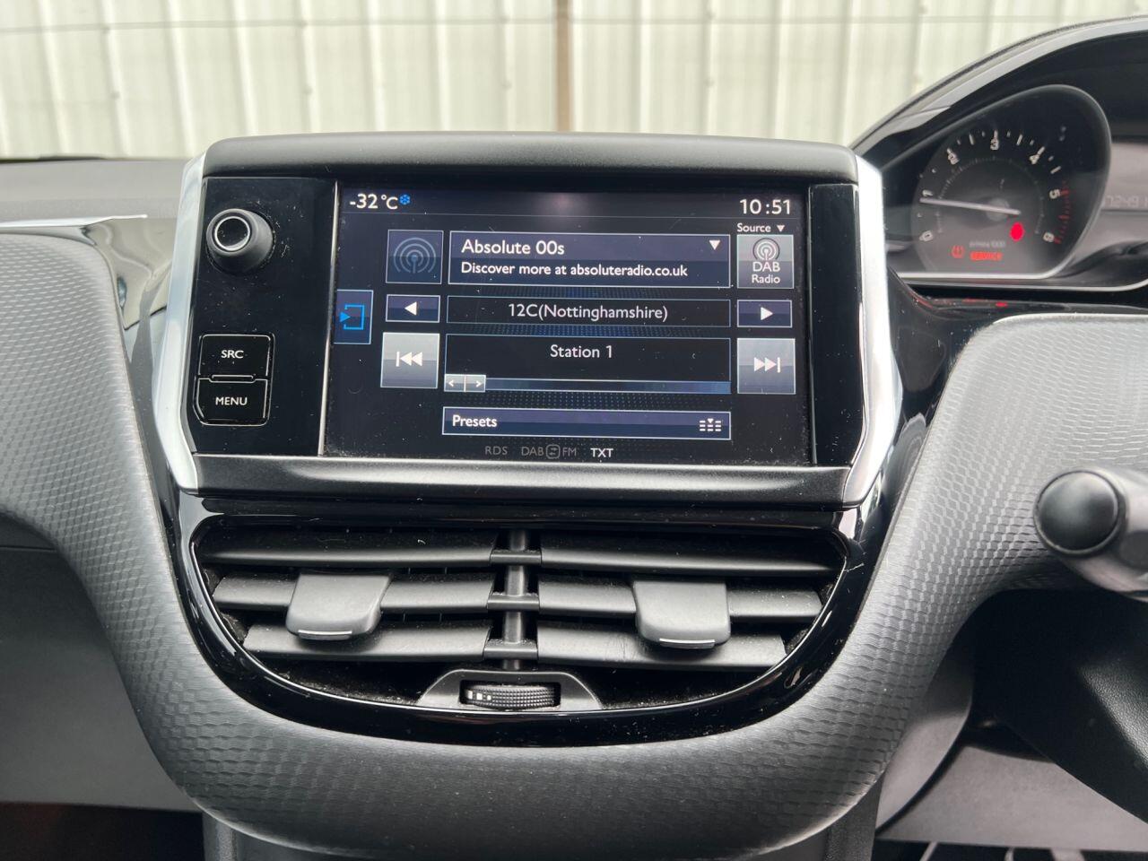 Peugeot 208 view 19