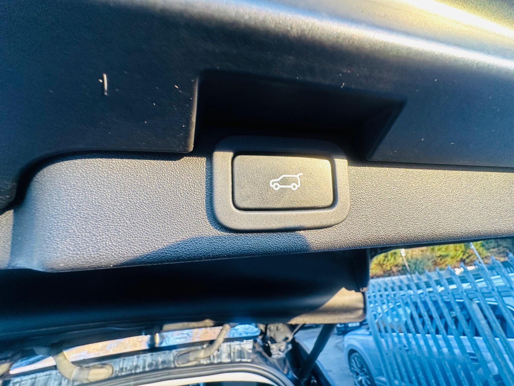 Land Rover Discovery view 78