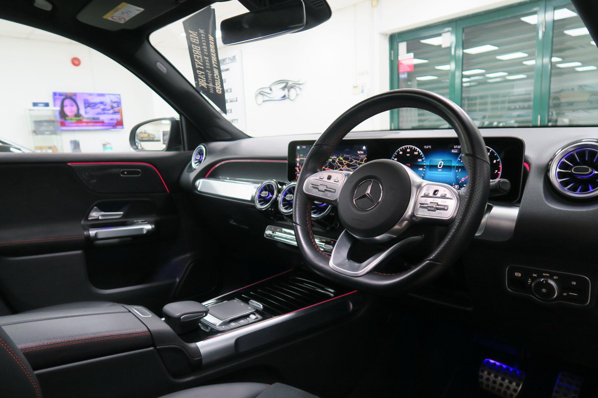 Mercedes-Benz GLB view 10