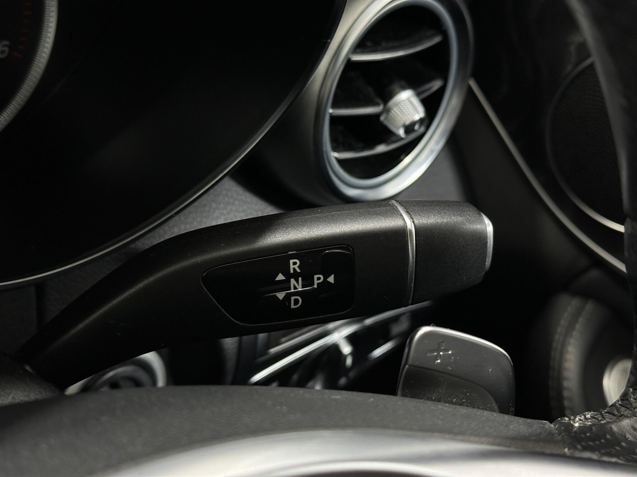 Mercedes-Benz C-Class view 17