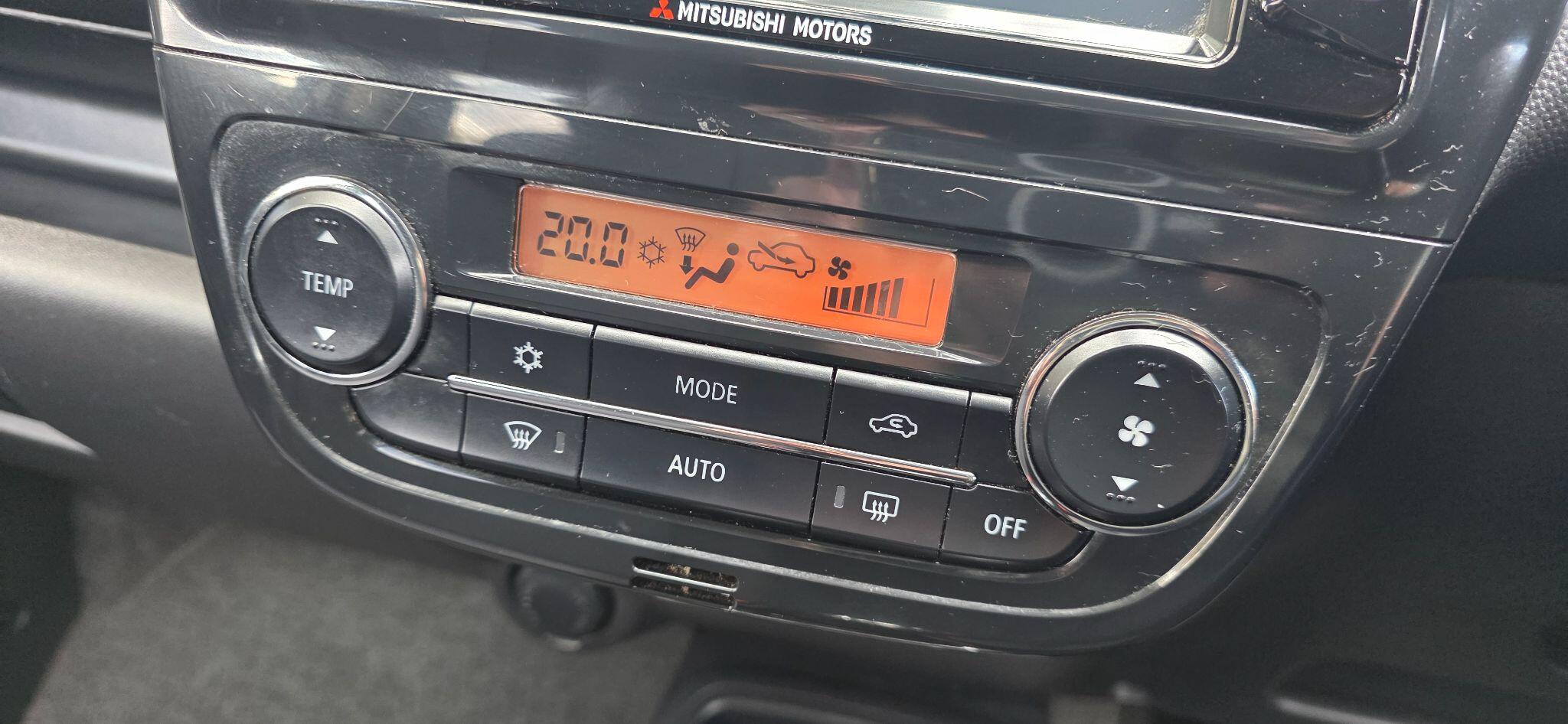 Mitsubishi Mirage view 32