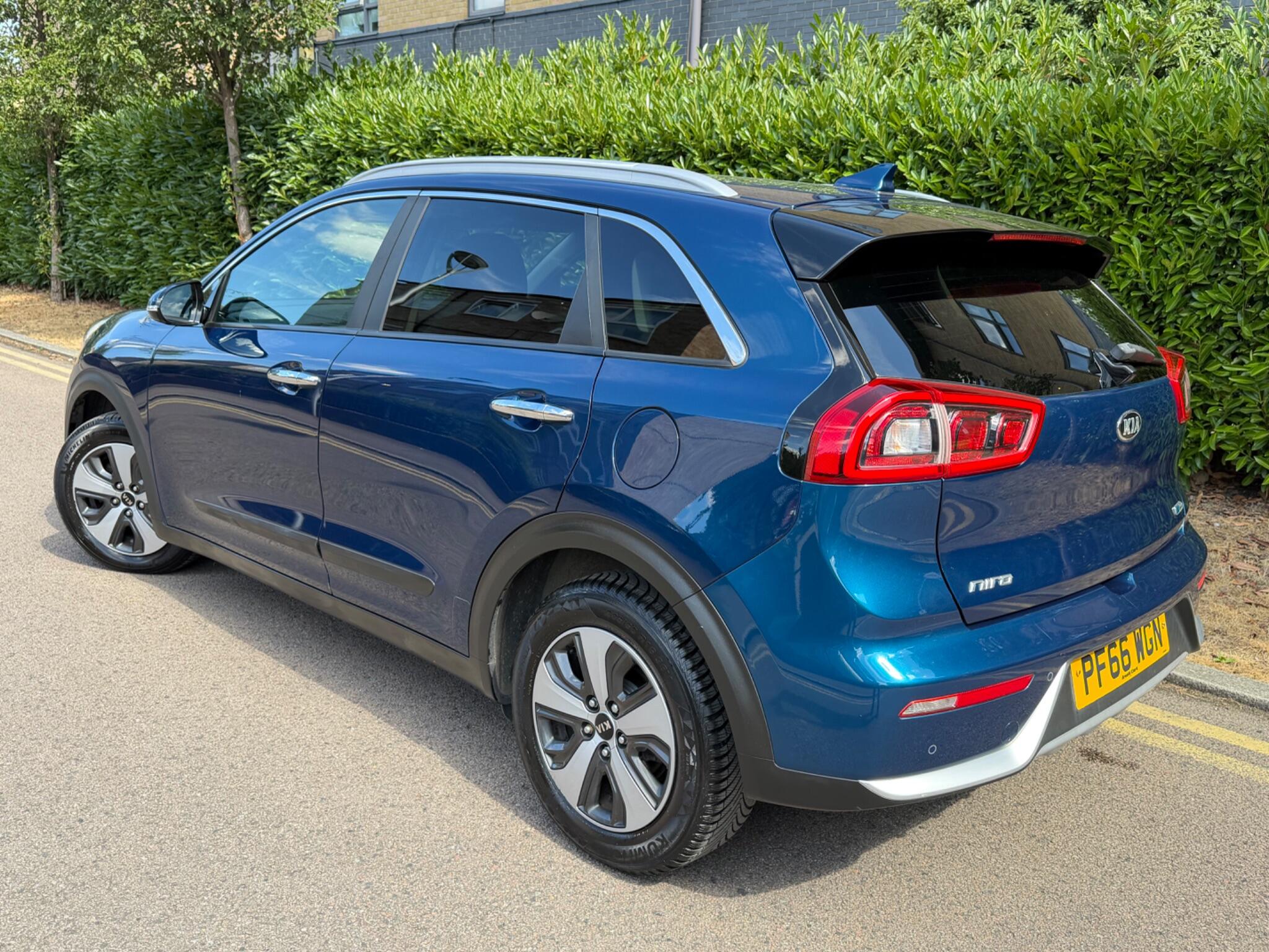 Kia Niro view 4