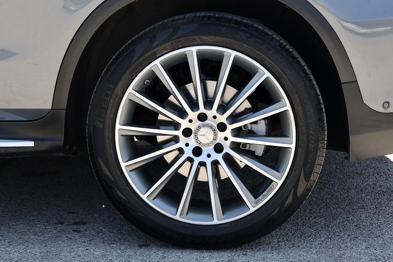 Mercedes-Benz GLC view 35