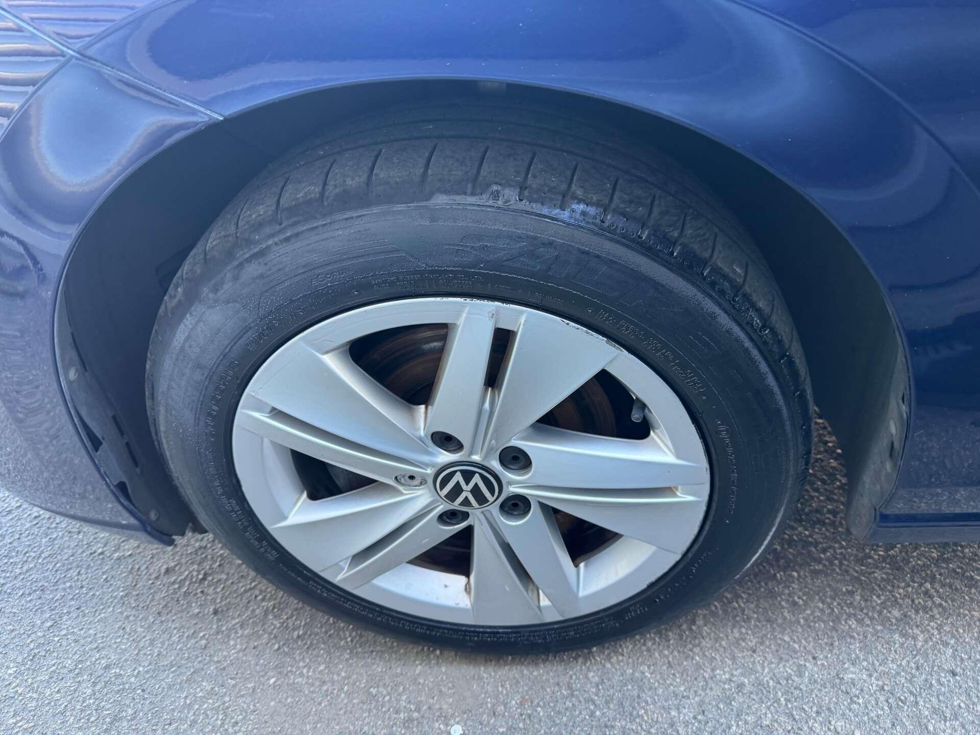 Volkswagen Golf view 41