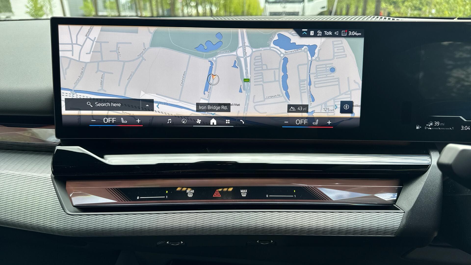 BMW 5 Series view 8