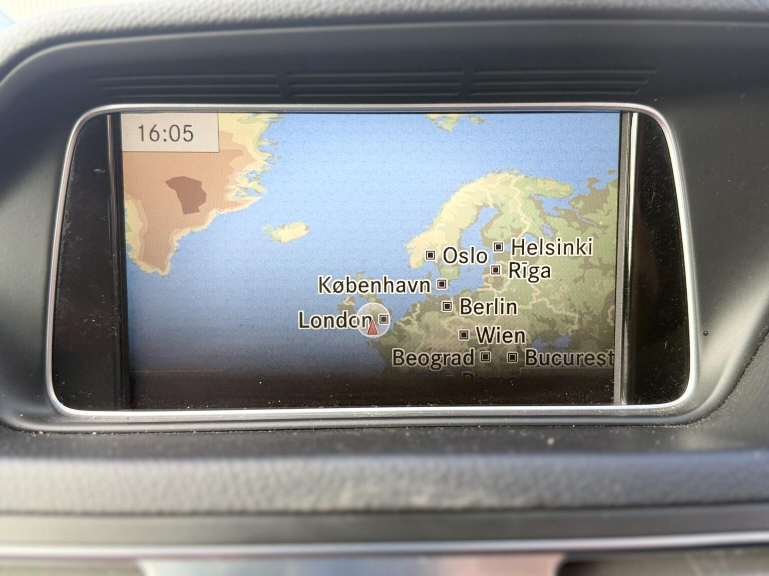 Mercedes-Benz E-Class view 48