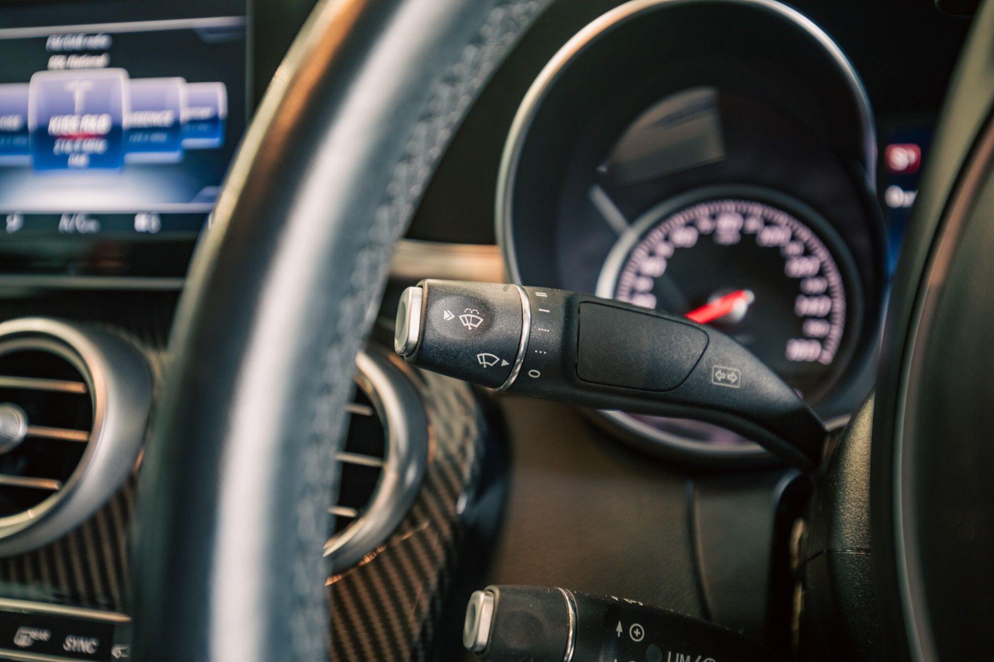 Mercedes-Benz C-Class view 9