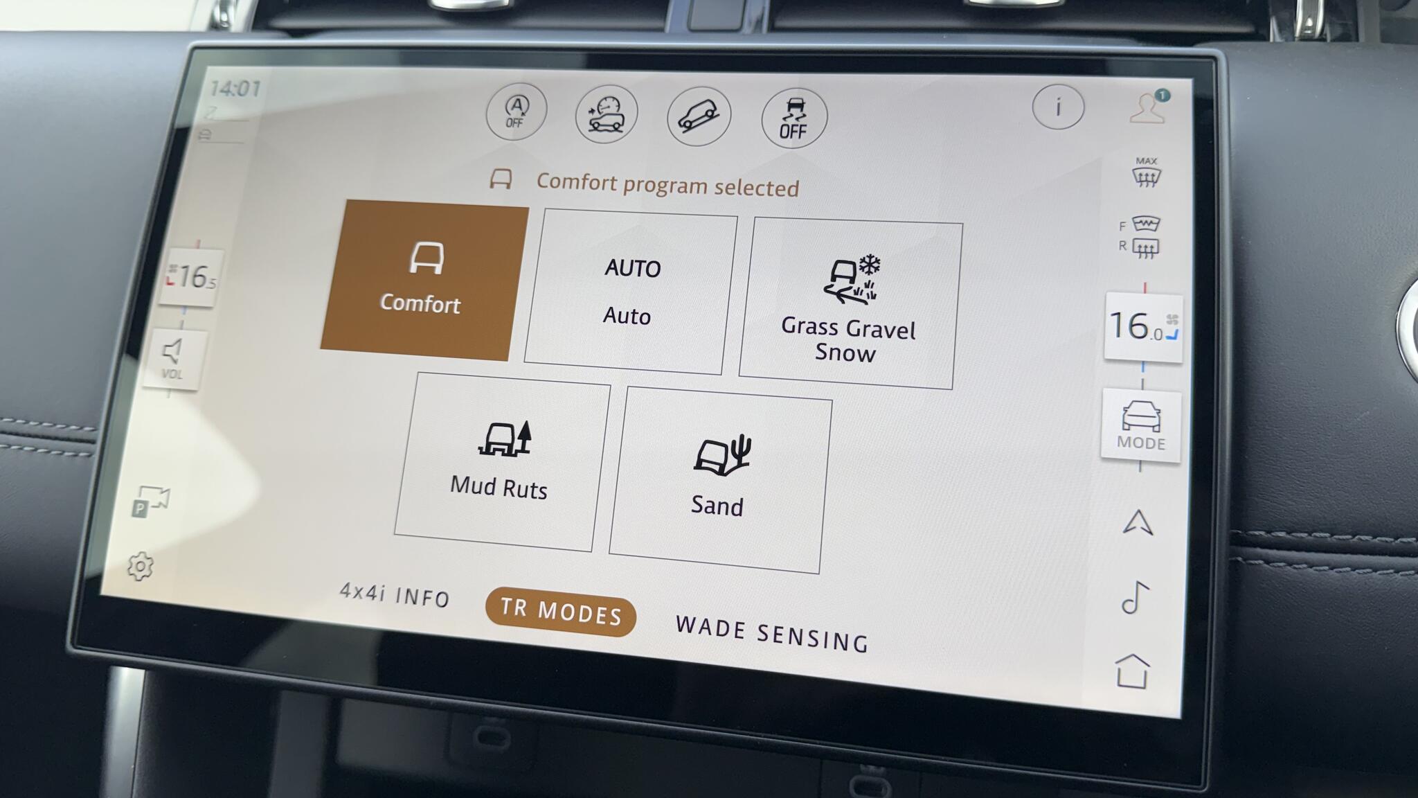 Land Rover Discovery Sport view 43