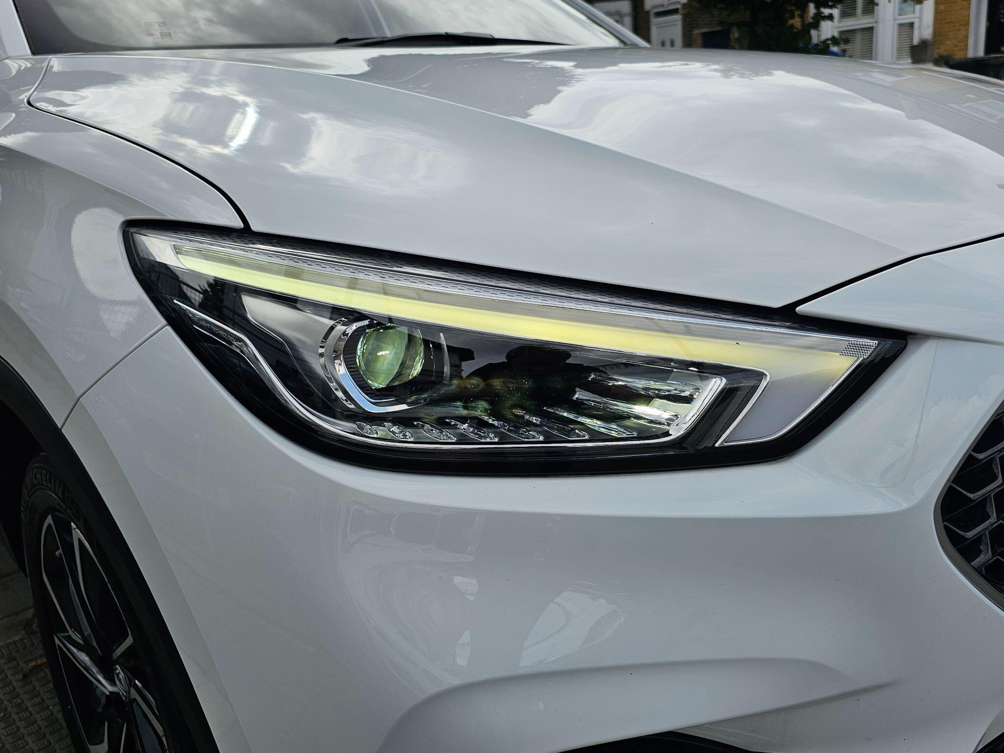 MG ZS view 25