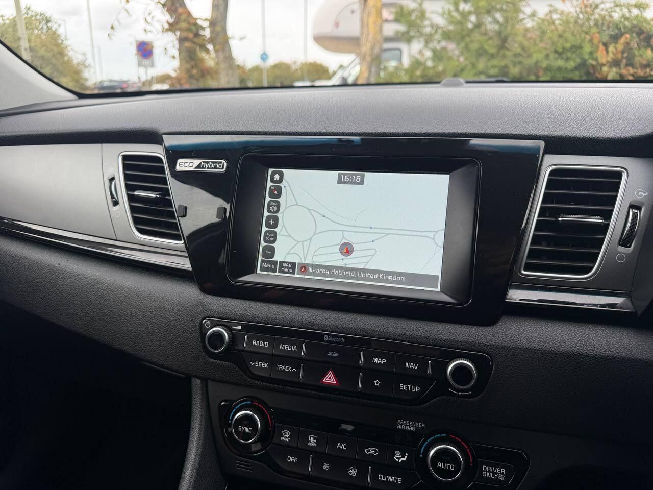 Kia Niro view 34