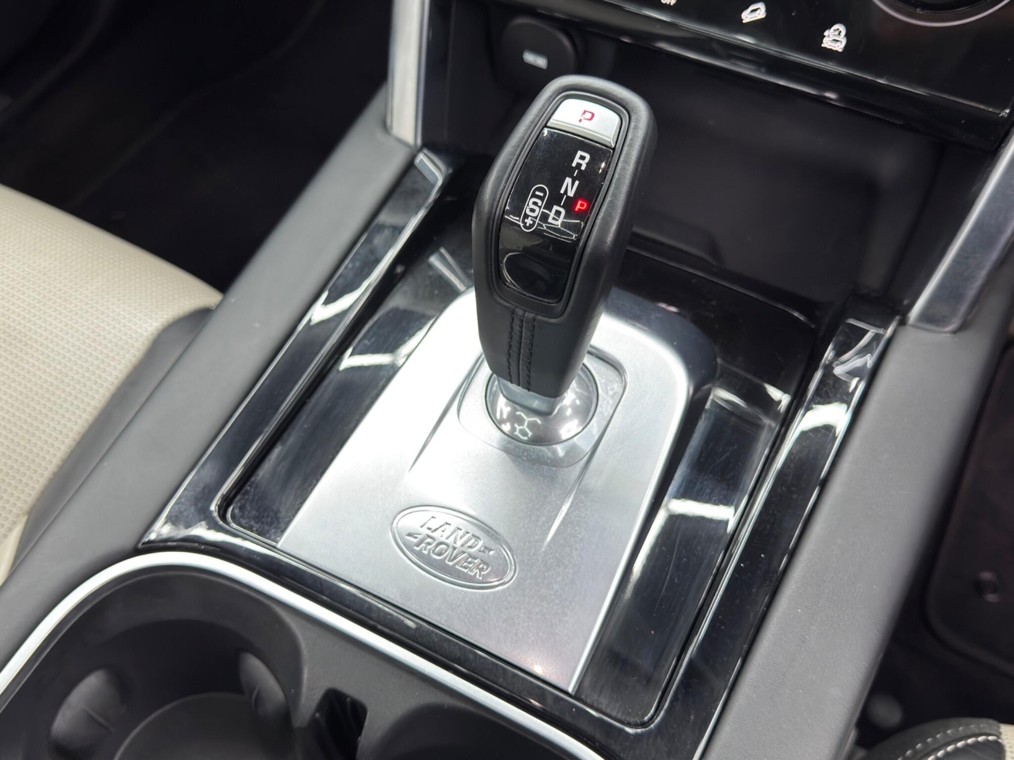 Land Rover Discovery Sport view 26
