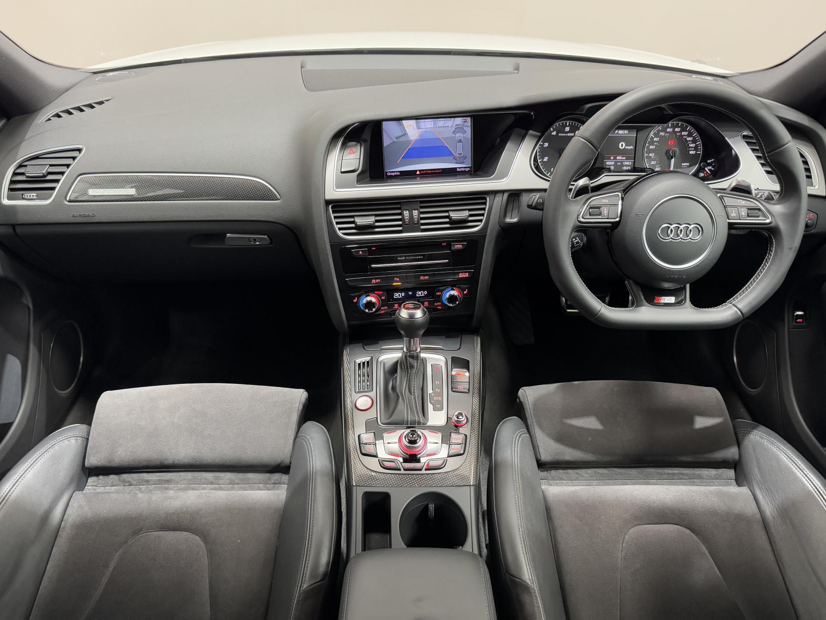 Audi S4 Avant view 21