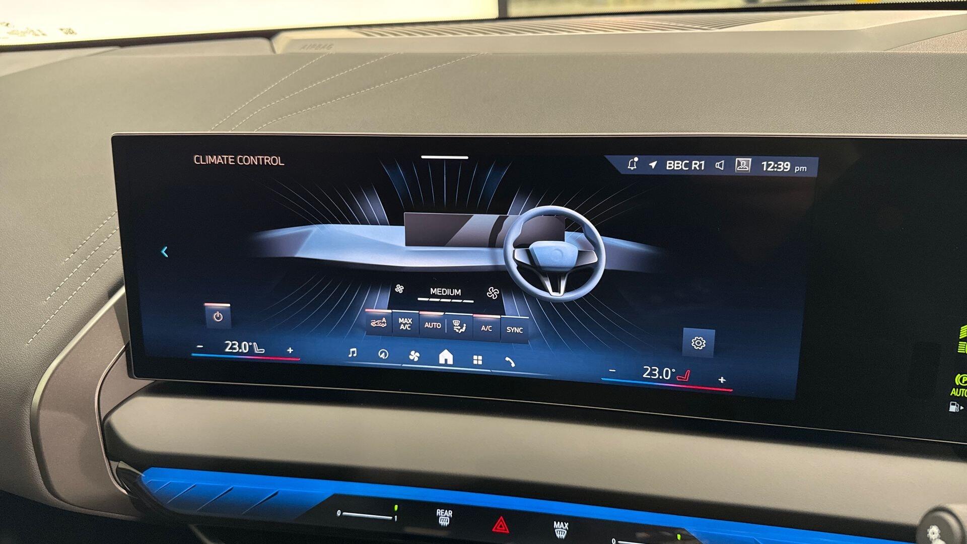 BMW X3 view 26