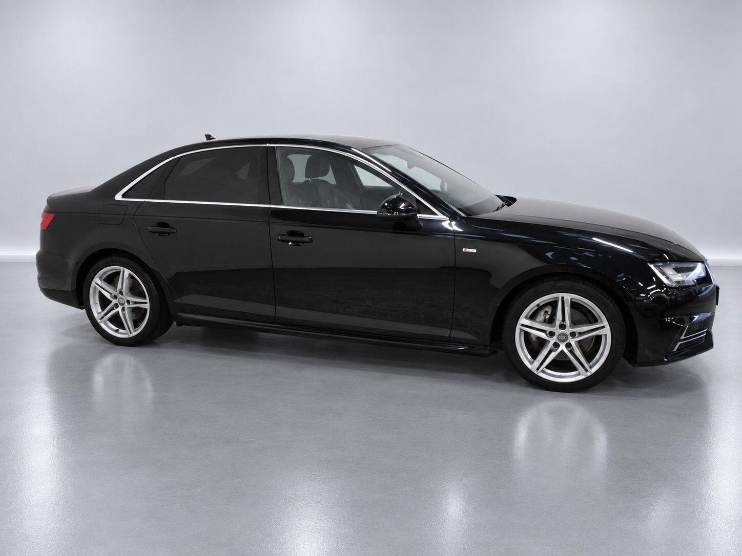 Audi A4 view 4