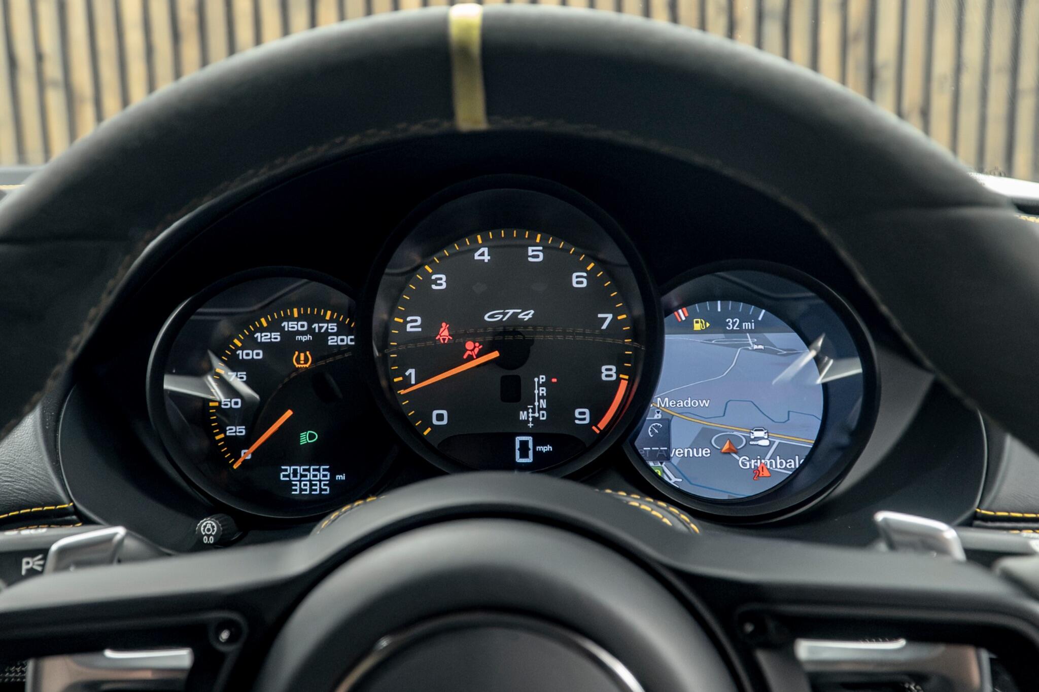 Porsche Cayman view 35