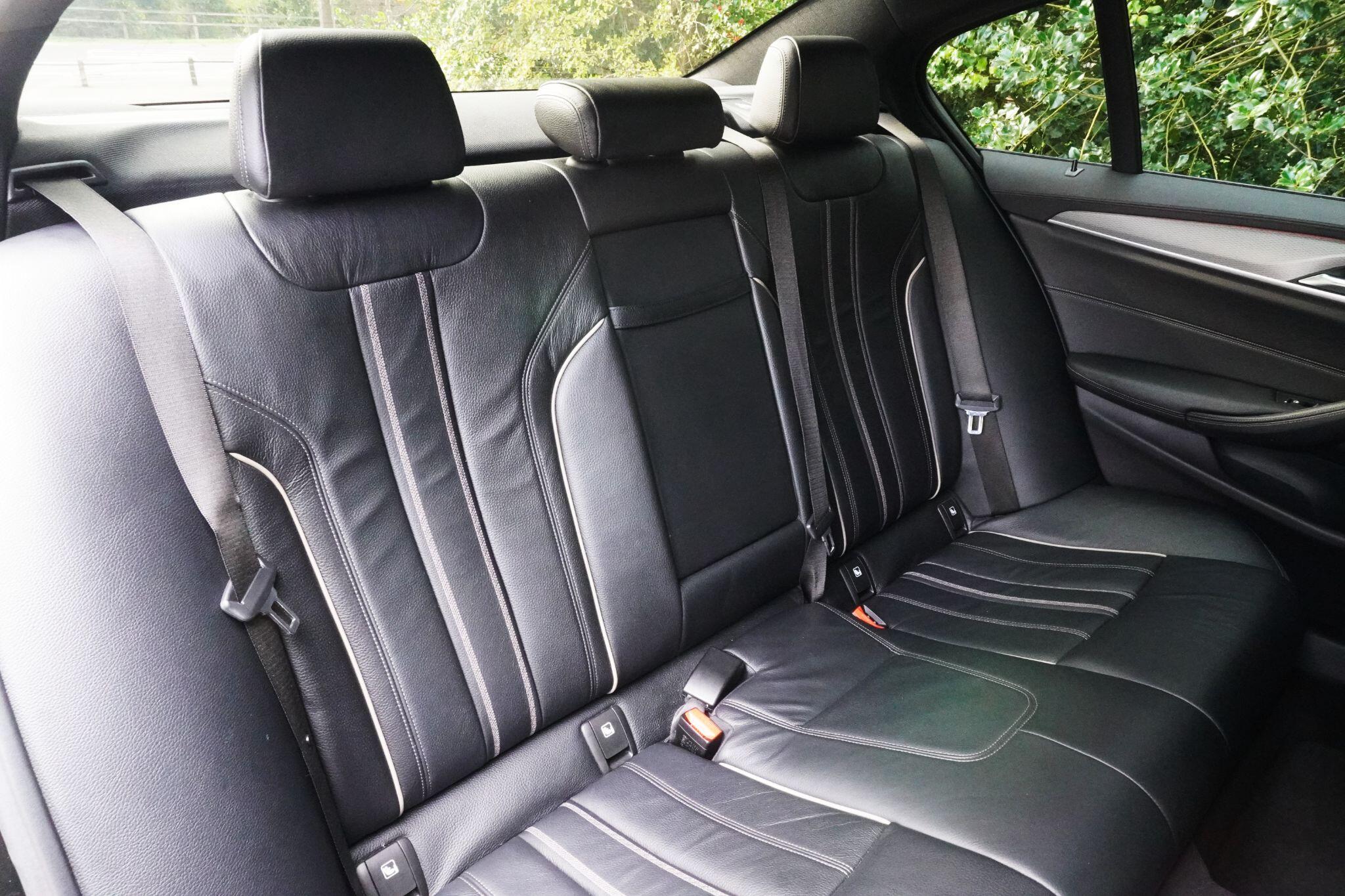 BMW 5 Series view 61