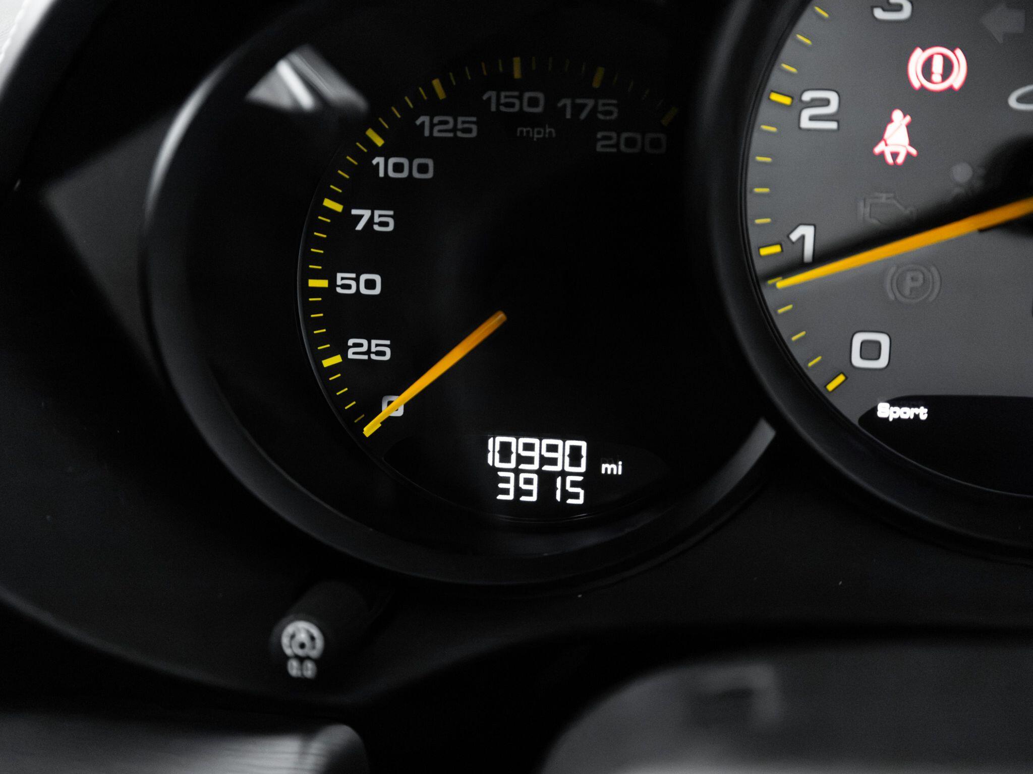 Porsche Cayman view 76
