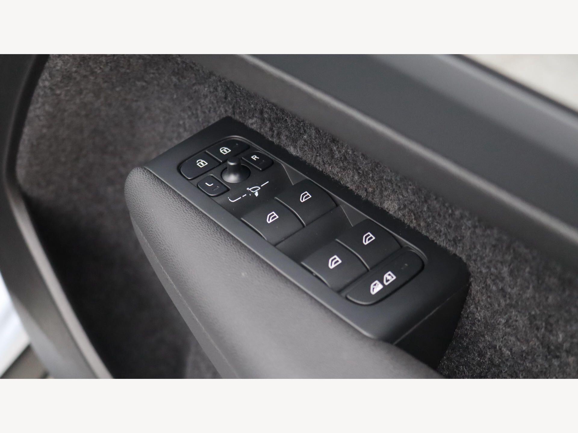Volvo XC40 view 25