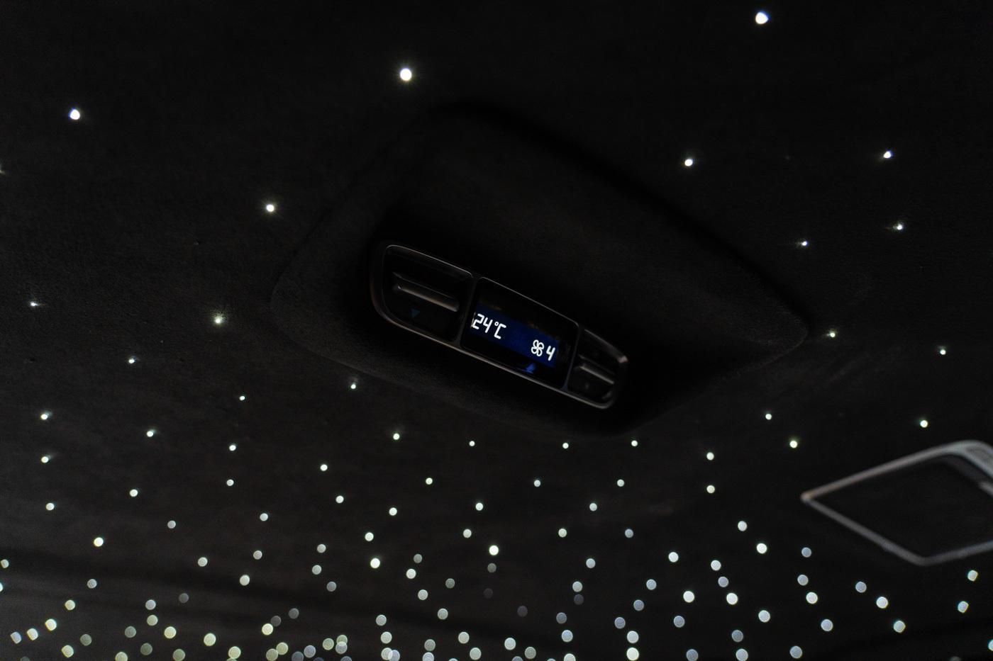Mercedes-Benz V-Class view 12