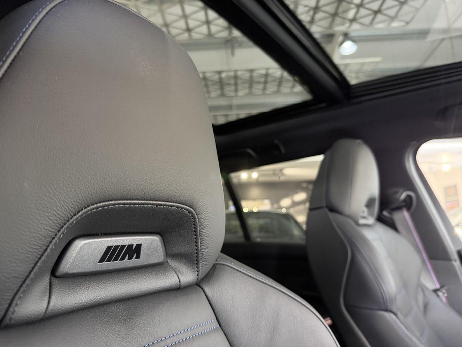 BMW 3 Series view 16