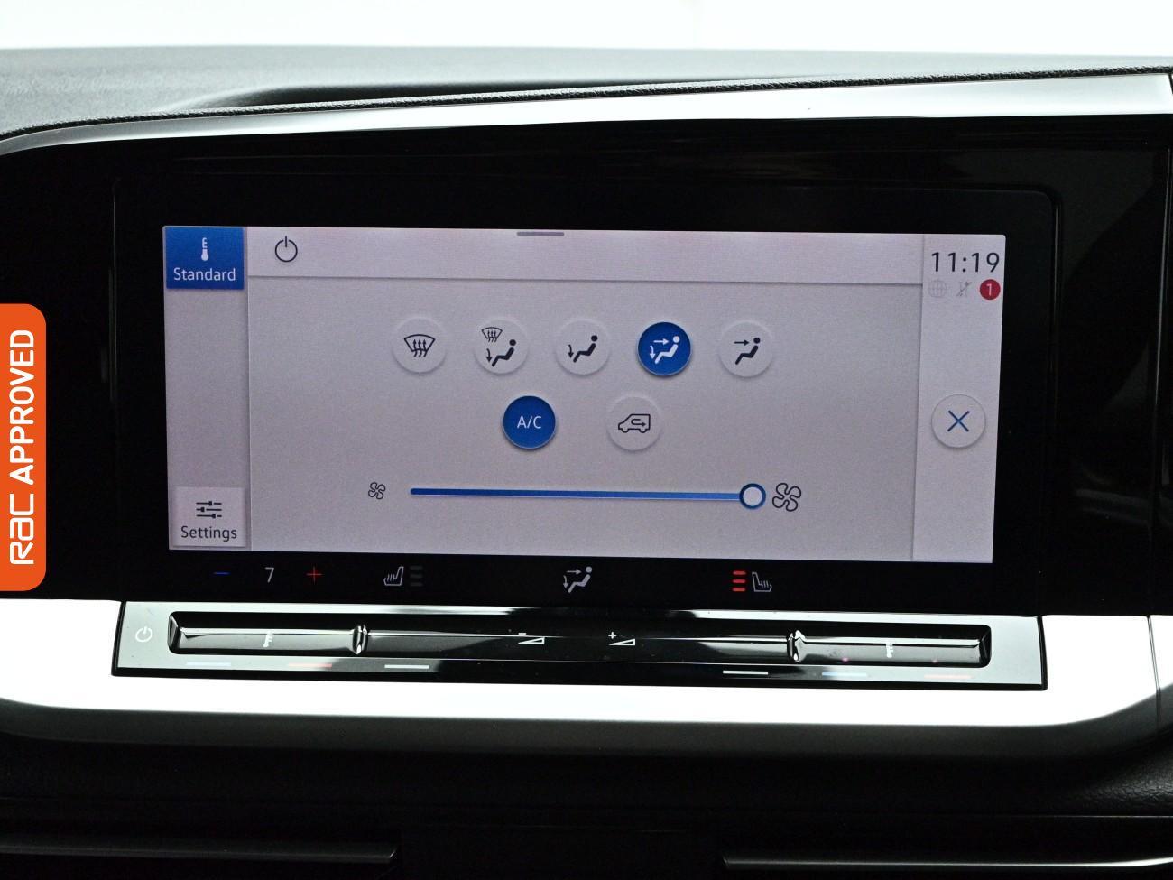 Ford Grand Tourneo Connect view 17