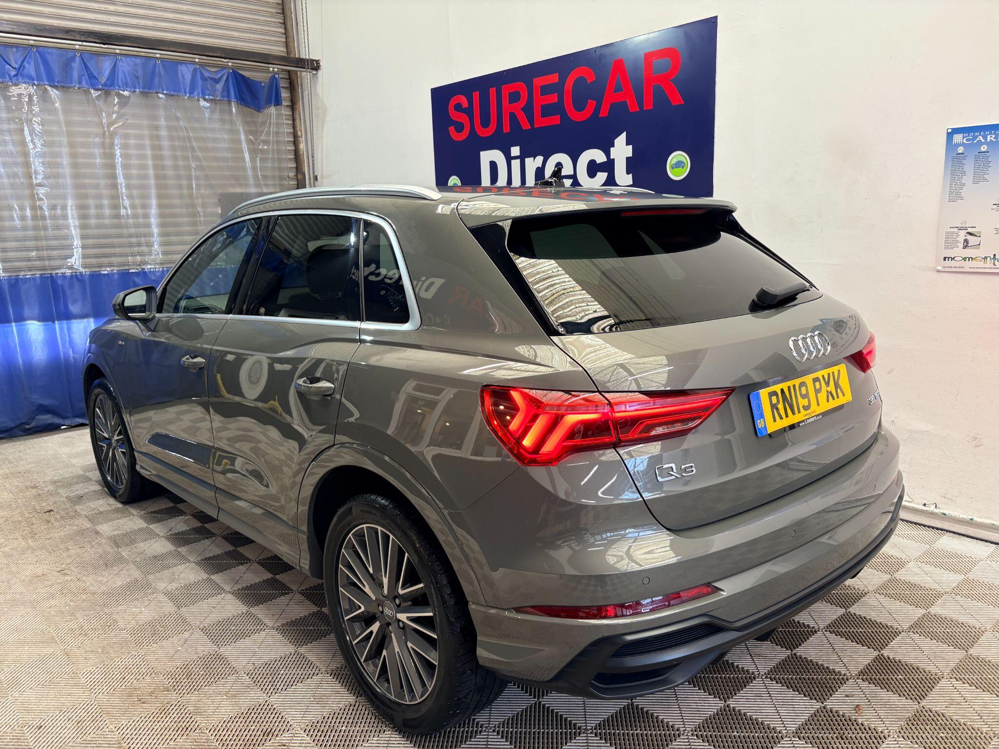 Audi Q3 view 13