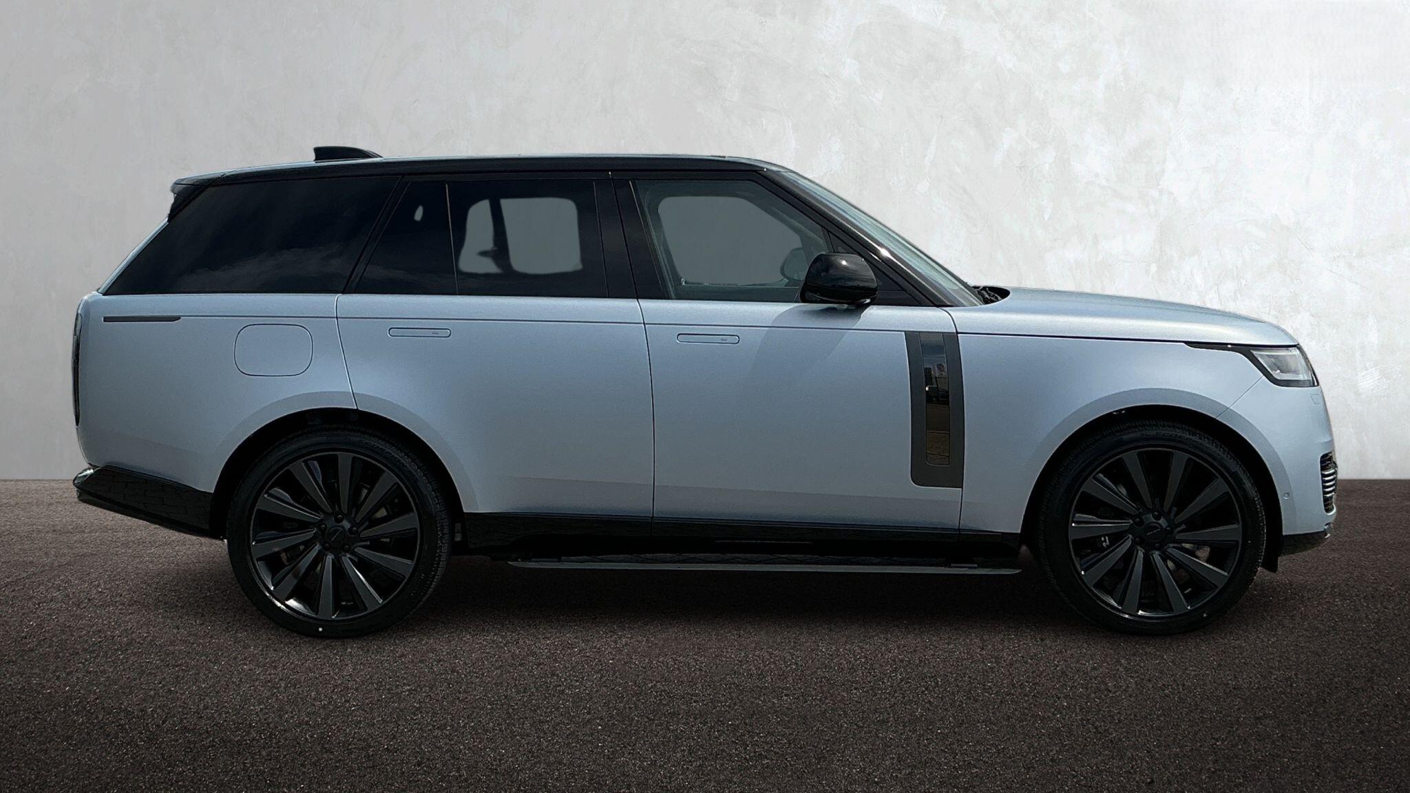 Land Rover Range Rover view 3