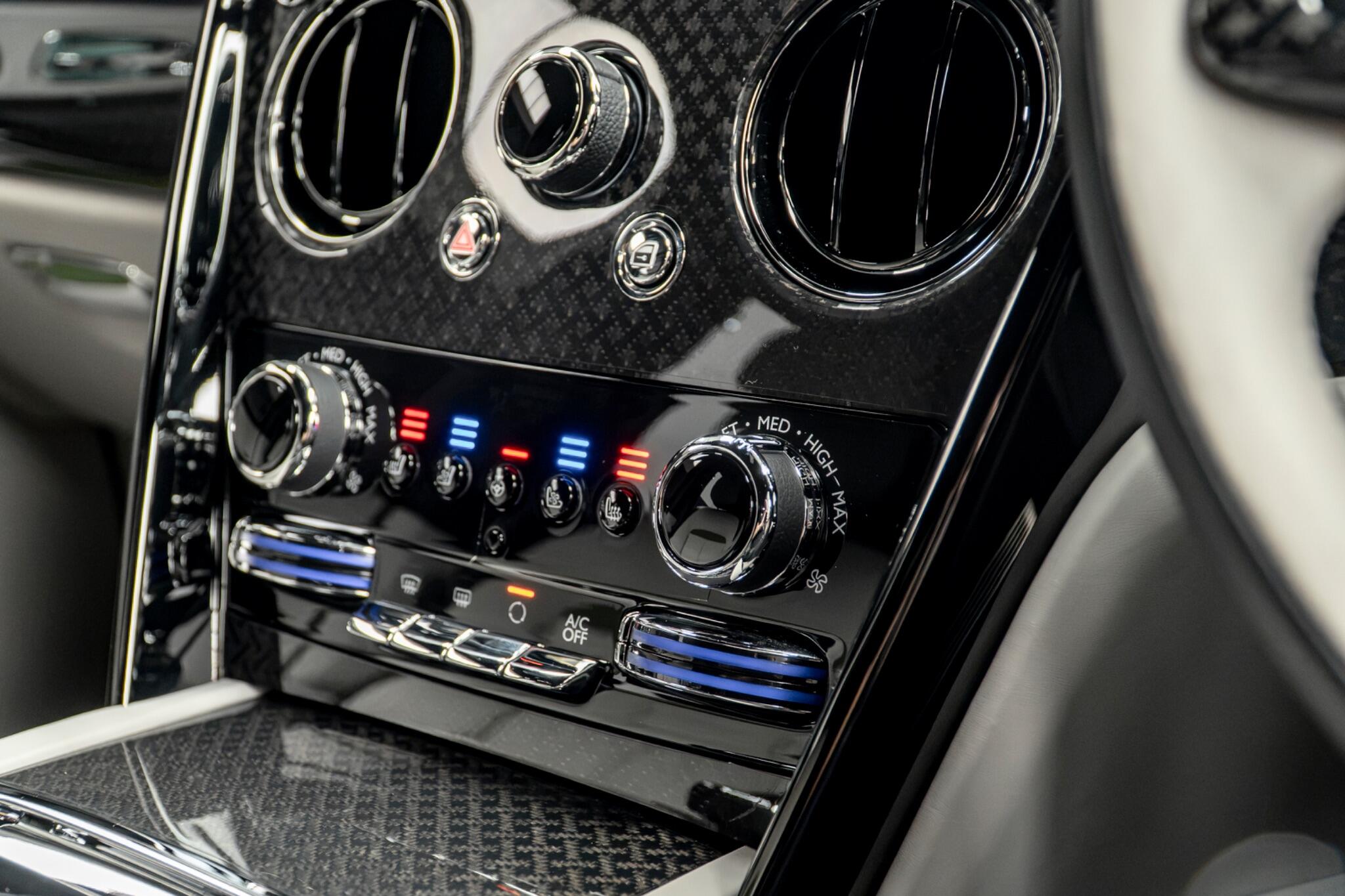 Rolls-Royce Cullinan view 30