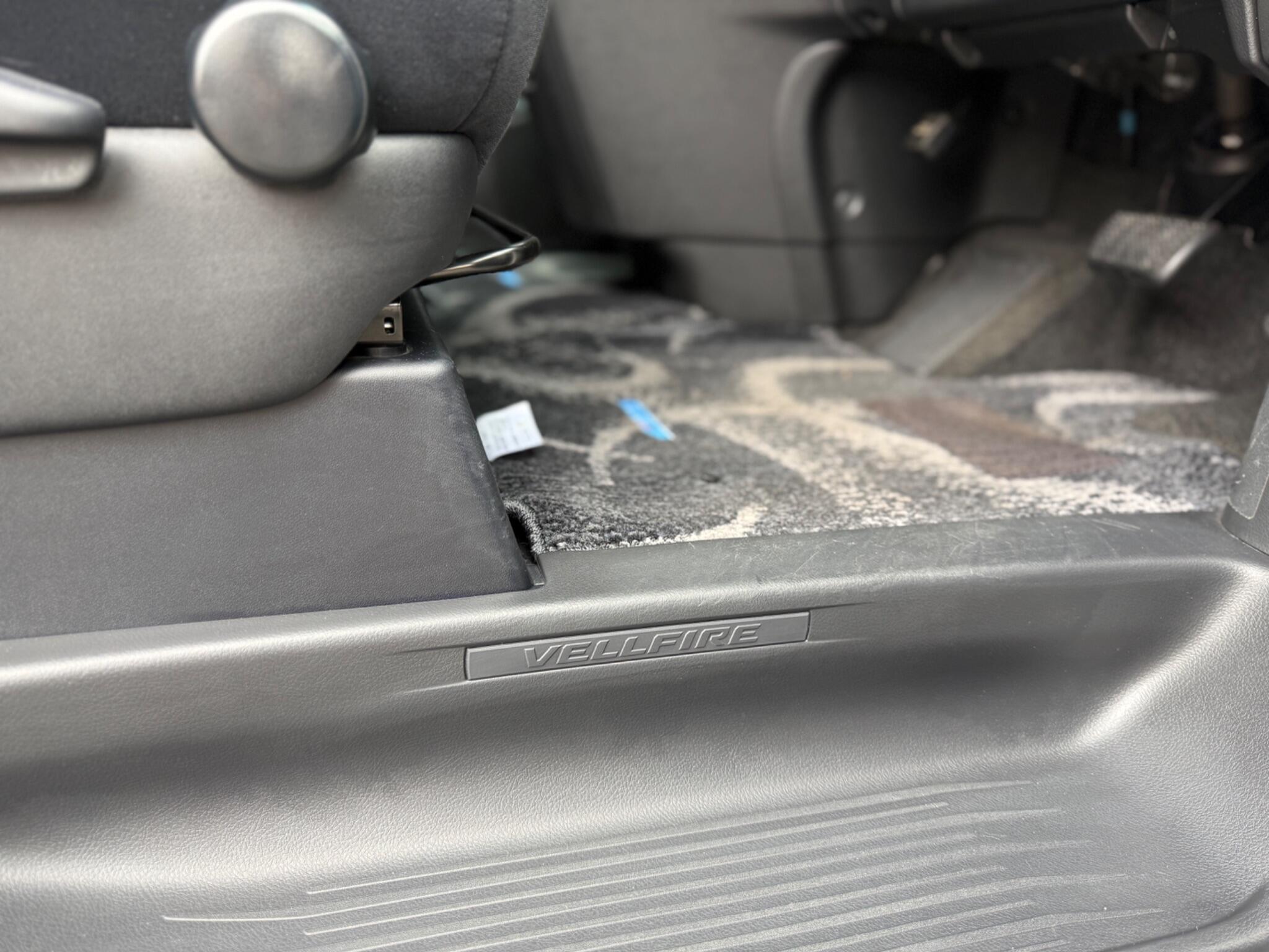 Toyota Vellfire view 46