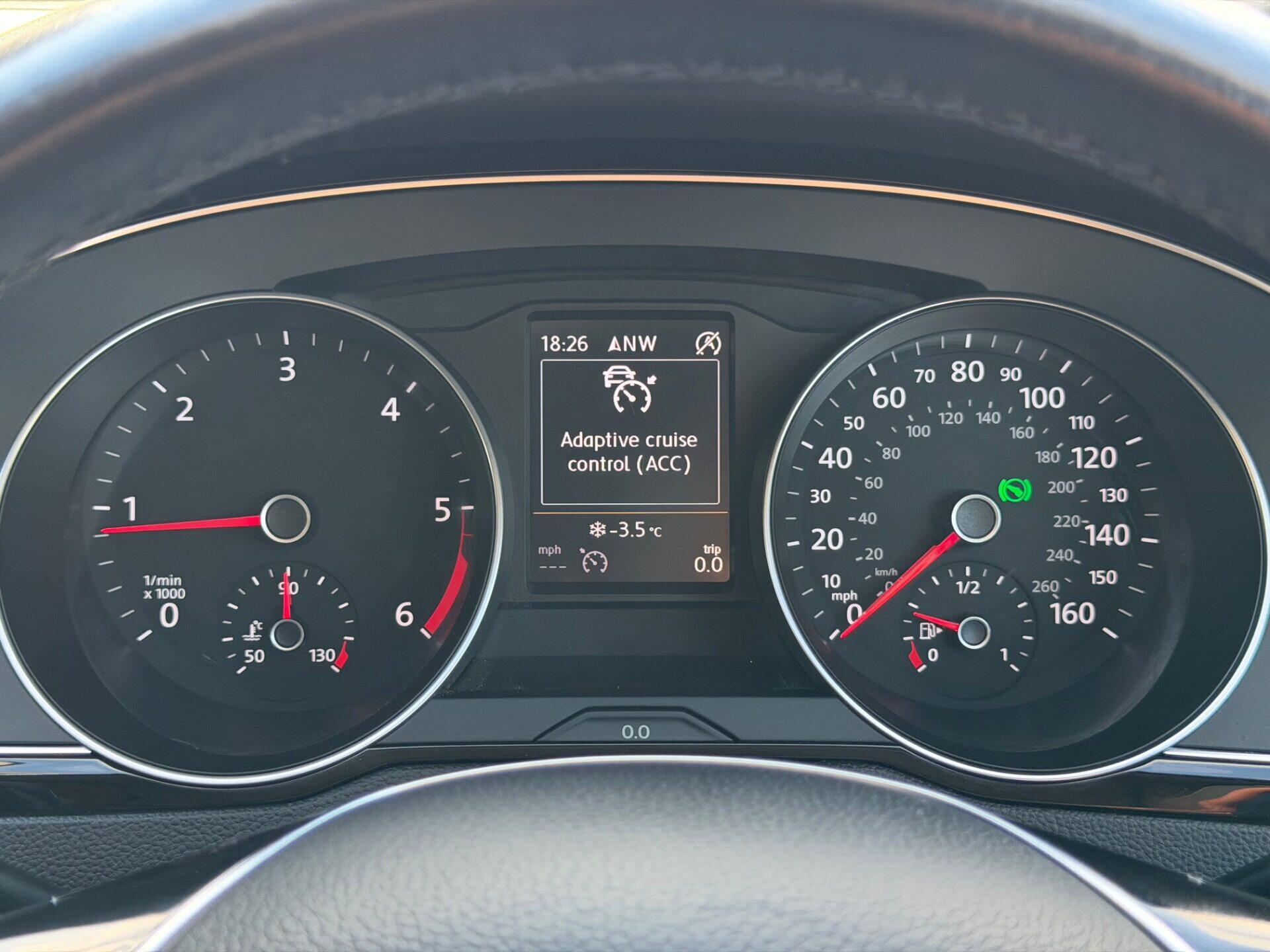 Volkswagen Passat view 35