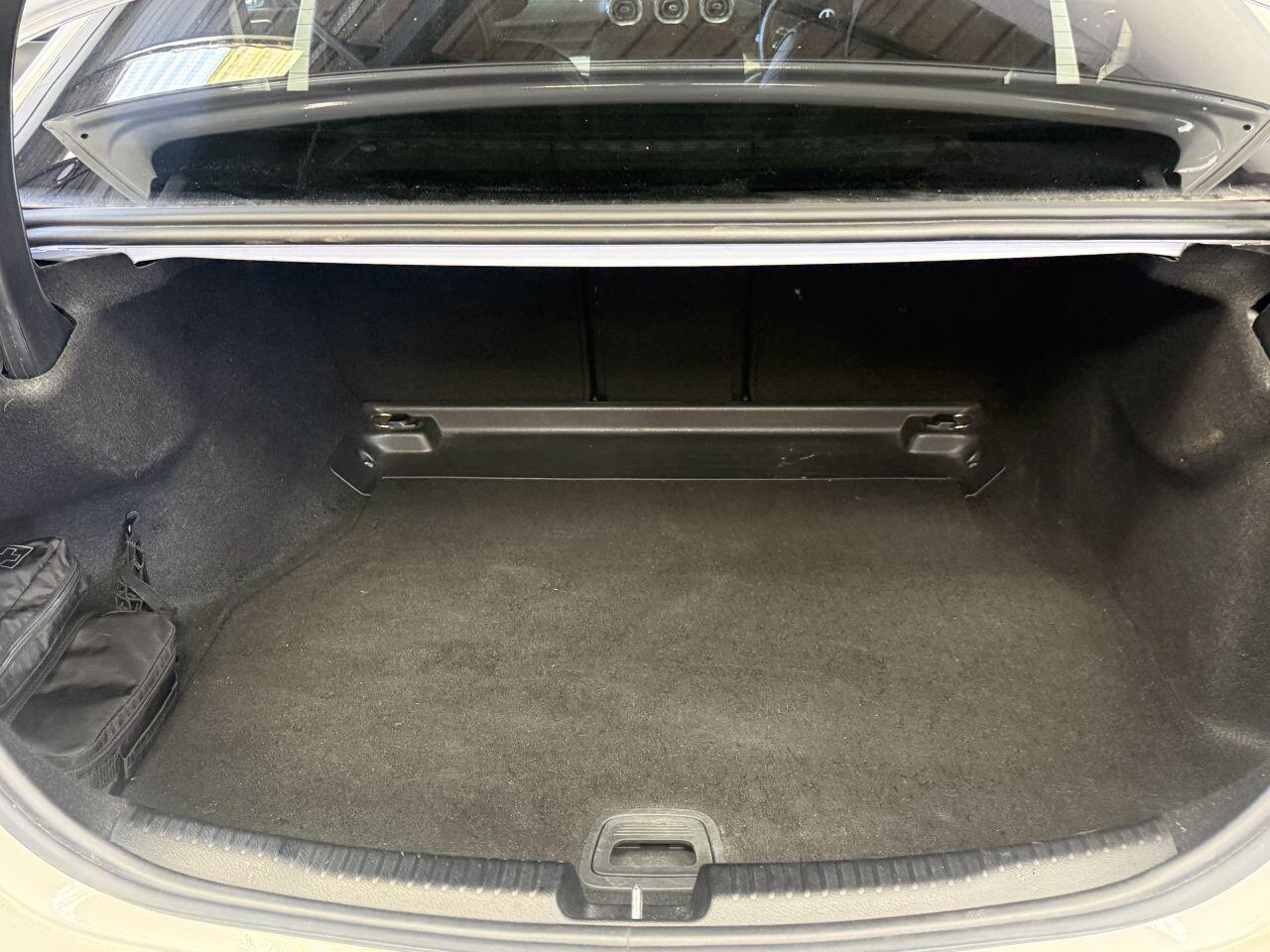 Mercedes-Benz C Class view 17