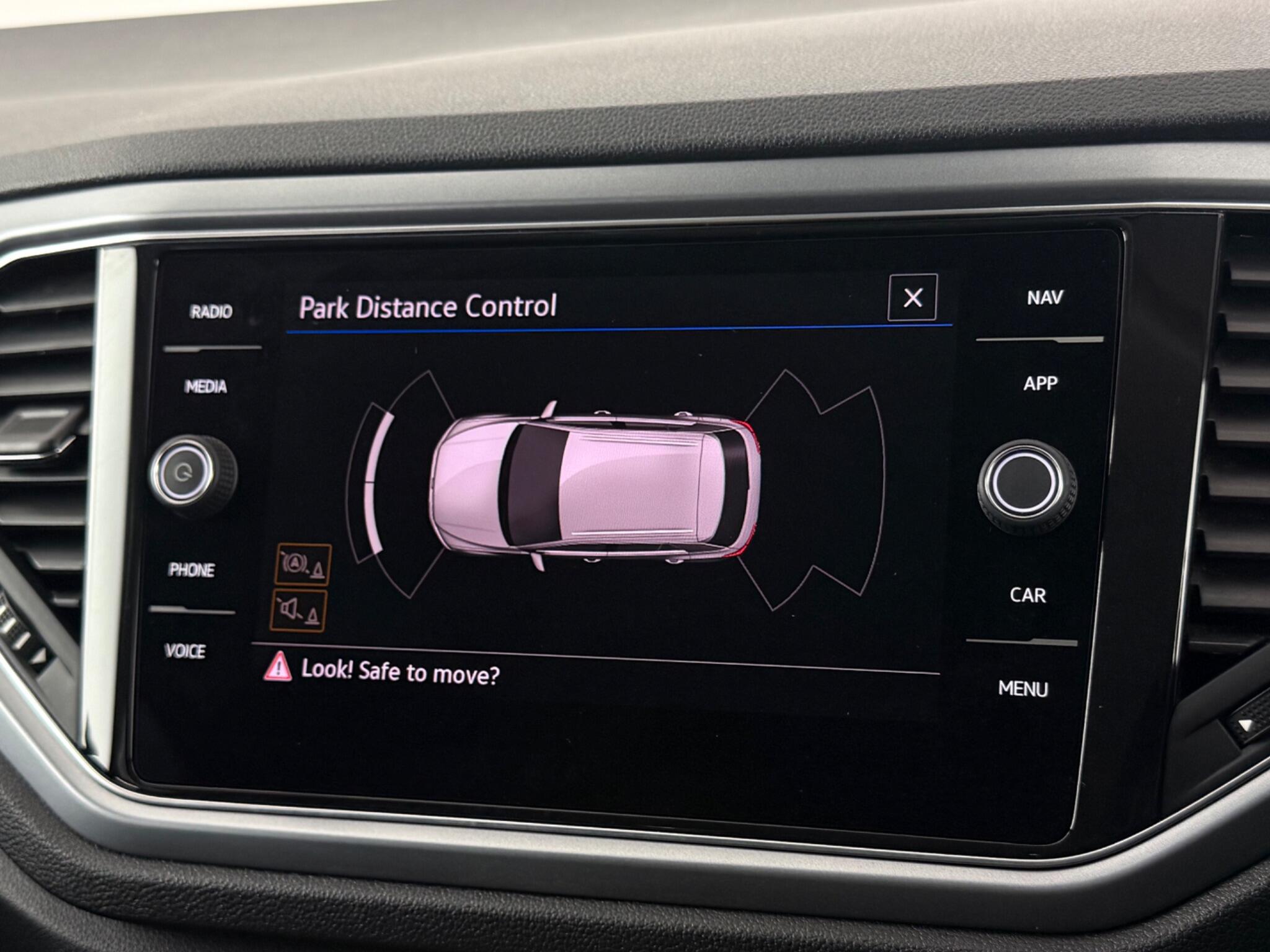Volkswagen T-Roc view 29