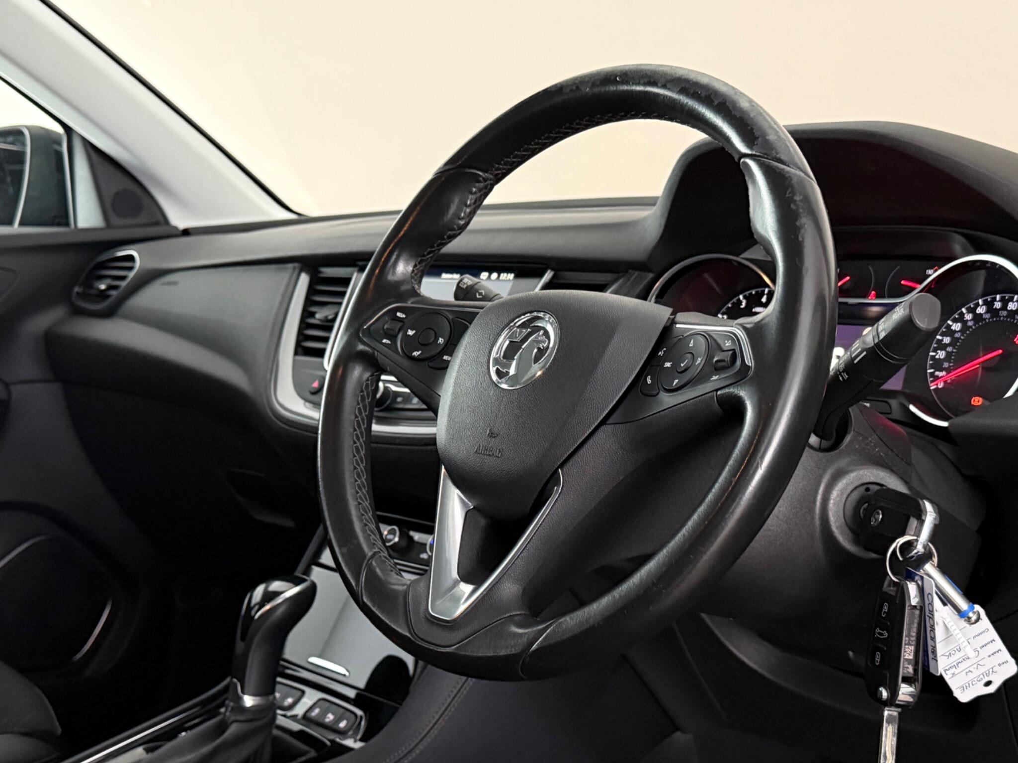 Vauxhall Grandland X view 3