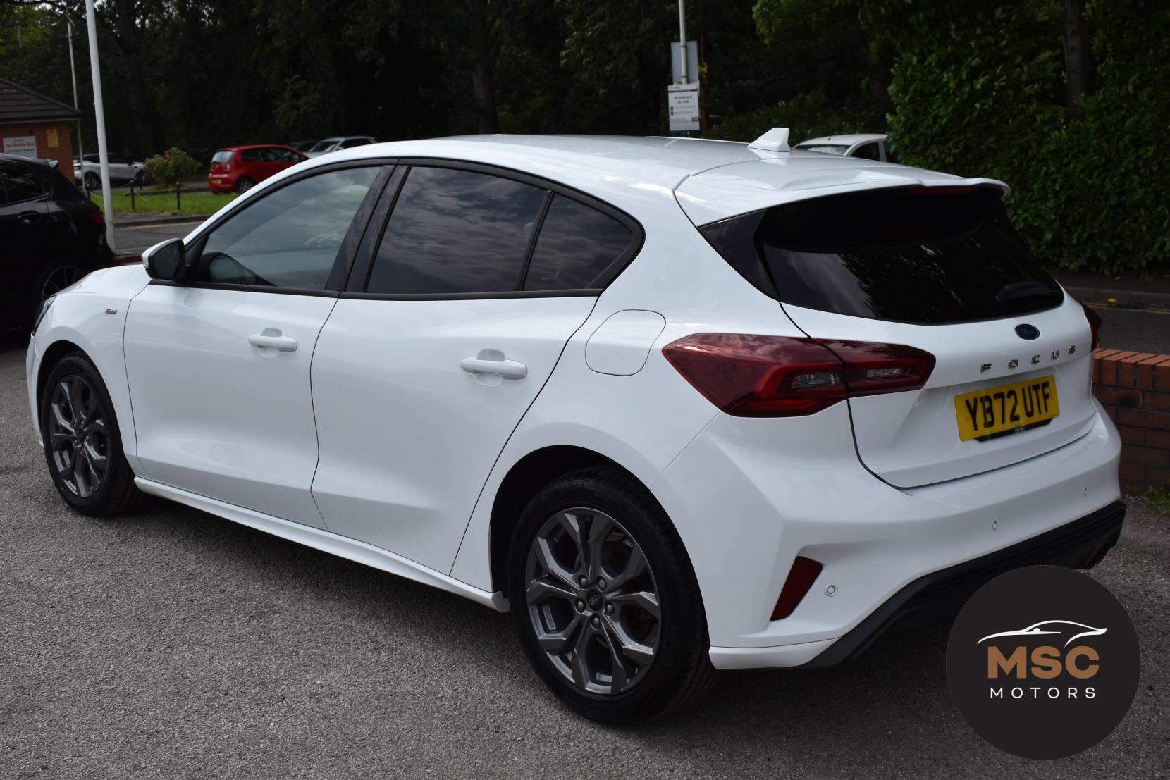 Ford Focus view 11