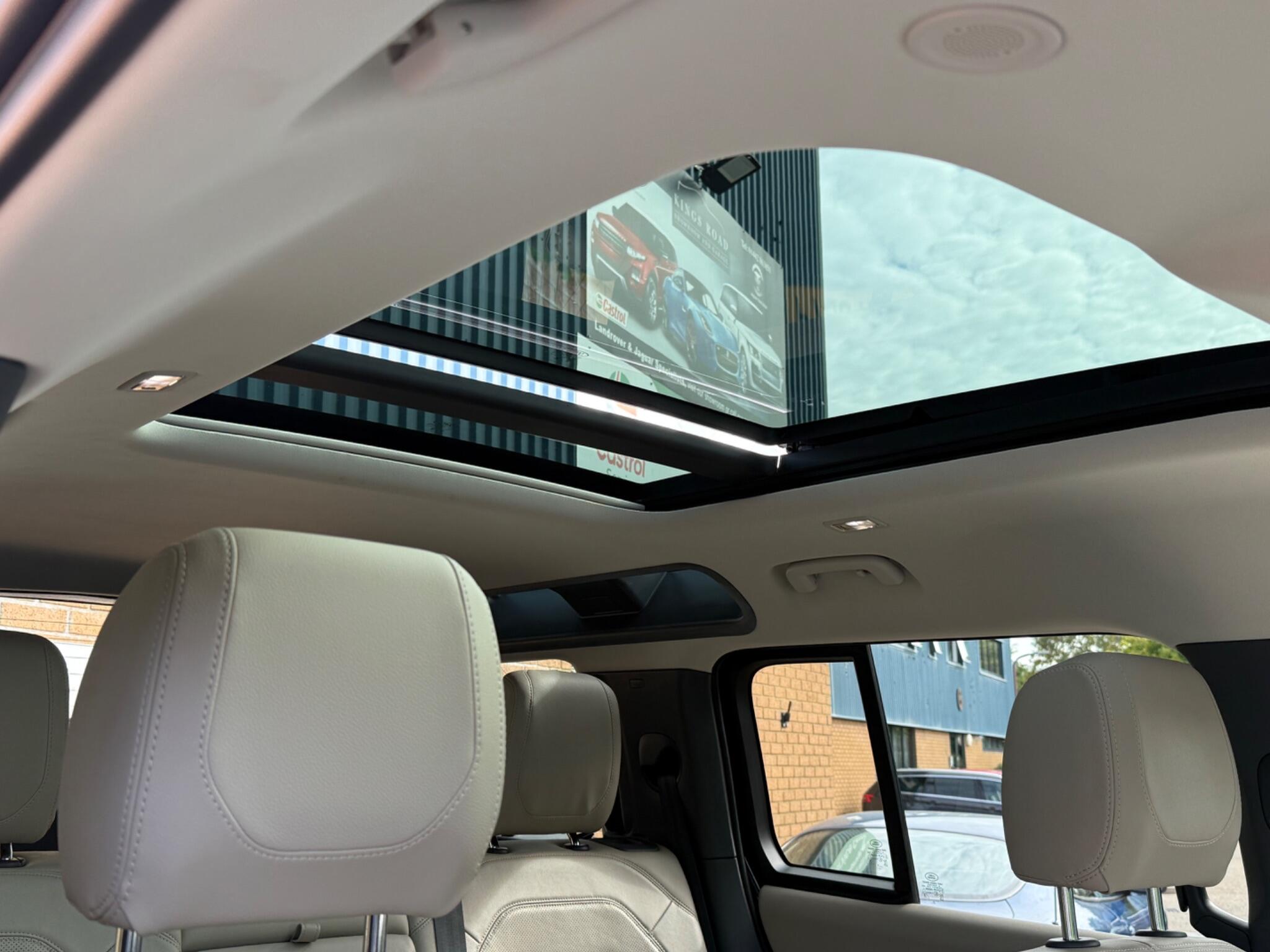 Land Rover Defender view 23