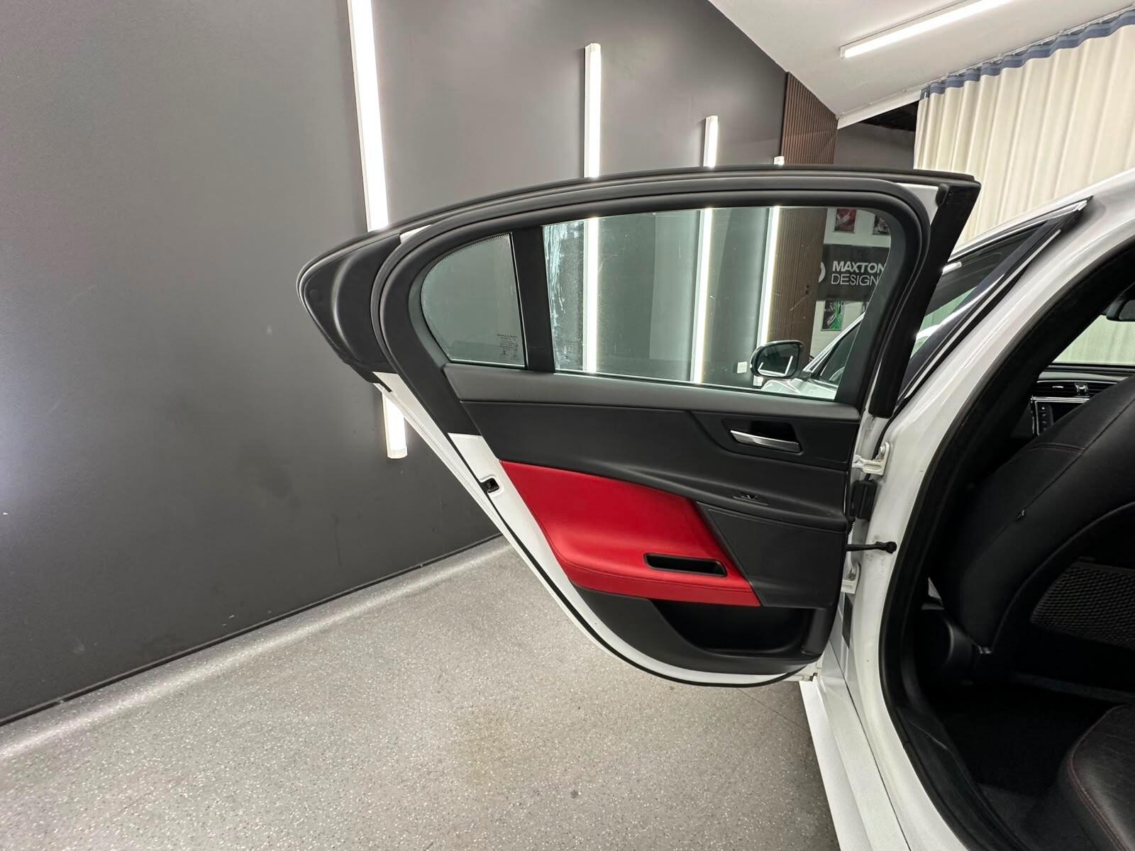 Jaguar XE view 21