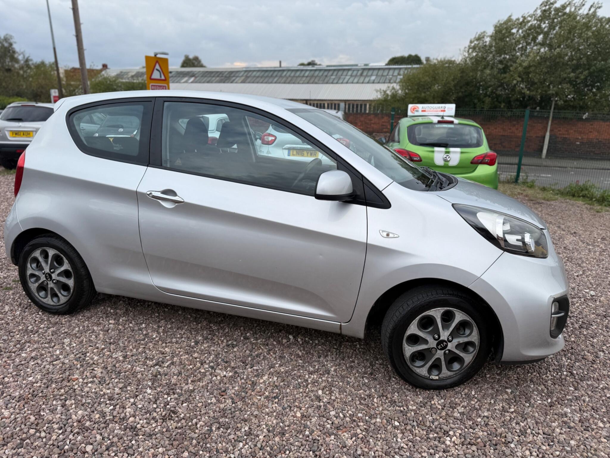 Kia Picanto view 8