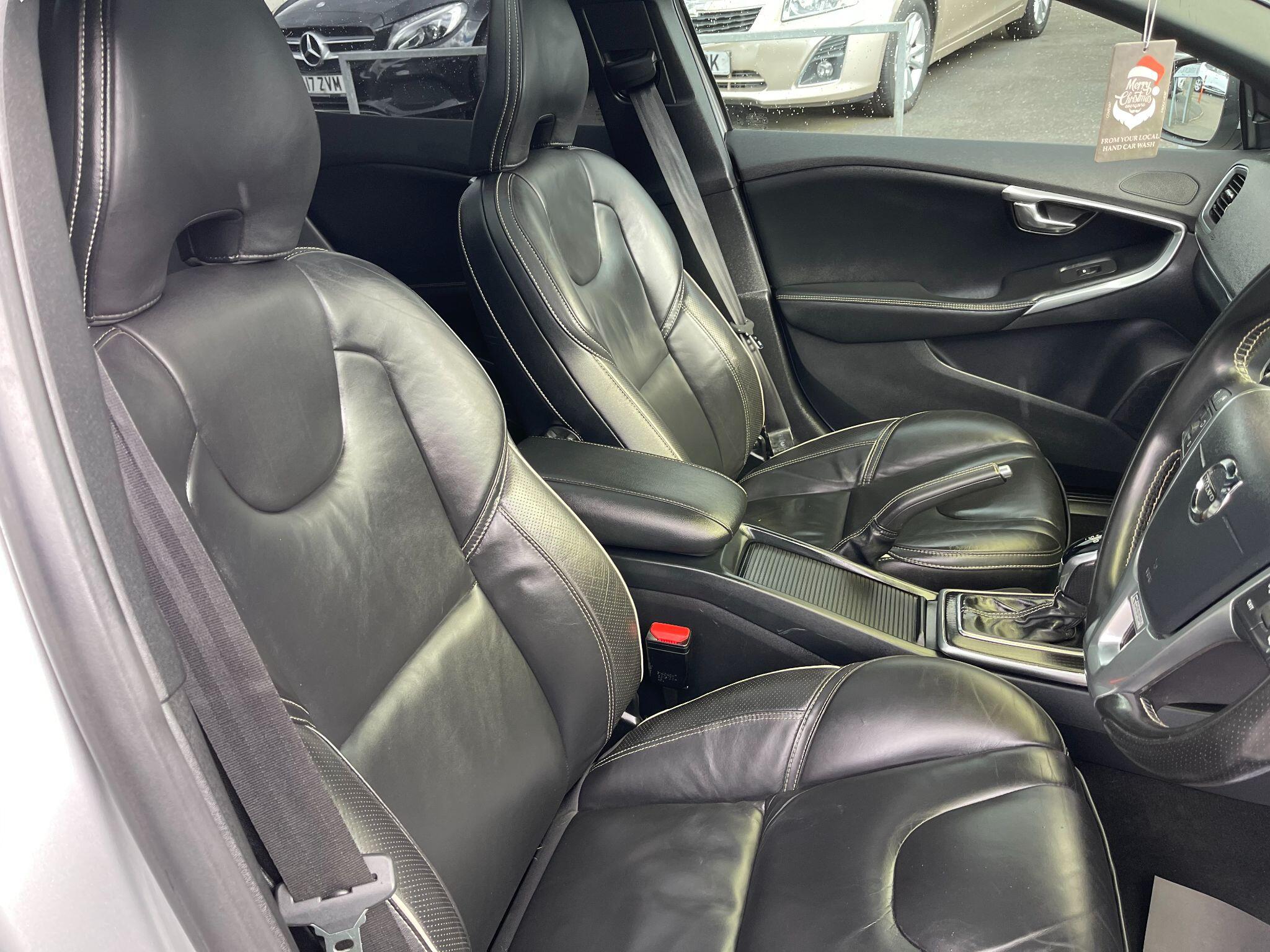 Volvo V40 view 26