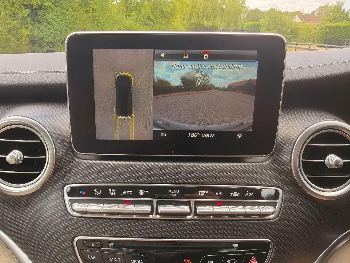 Mercedes-Benz V Class view 23