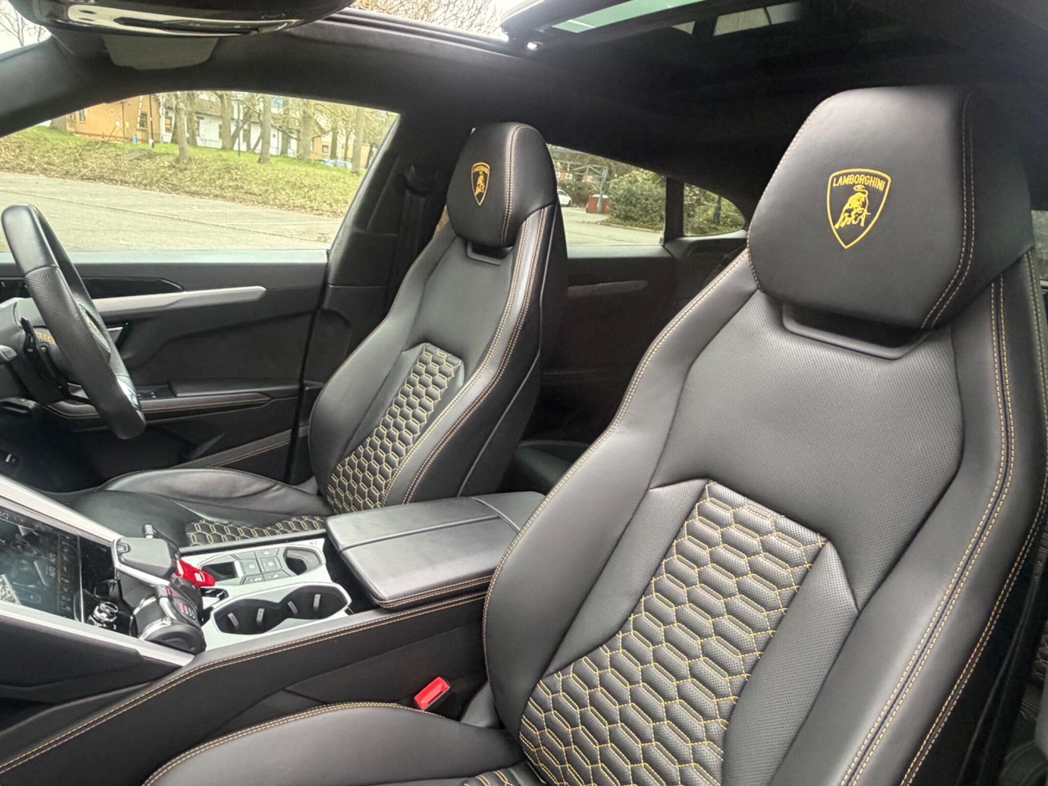 Lamborghini Urus view 12