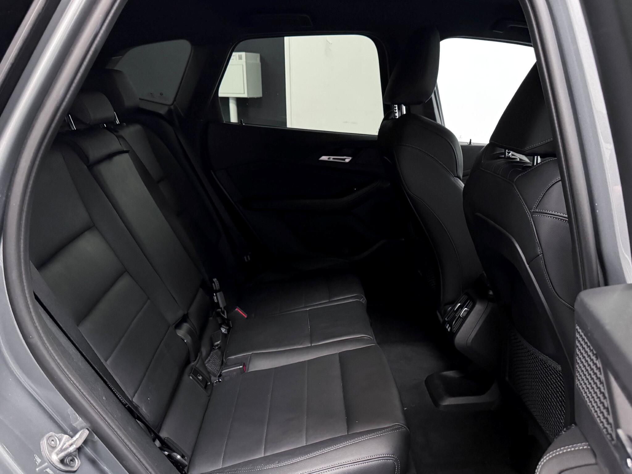 BMW 2 Series Active Tourer view 11