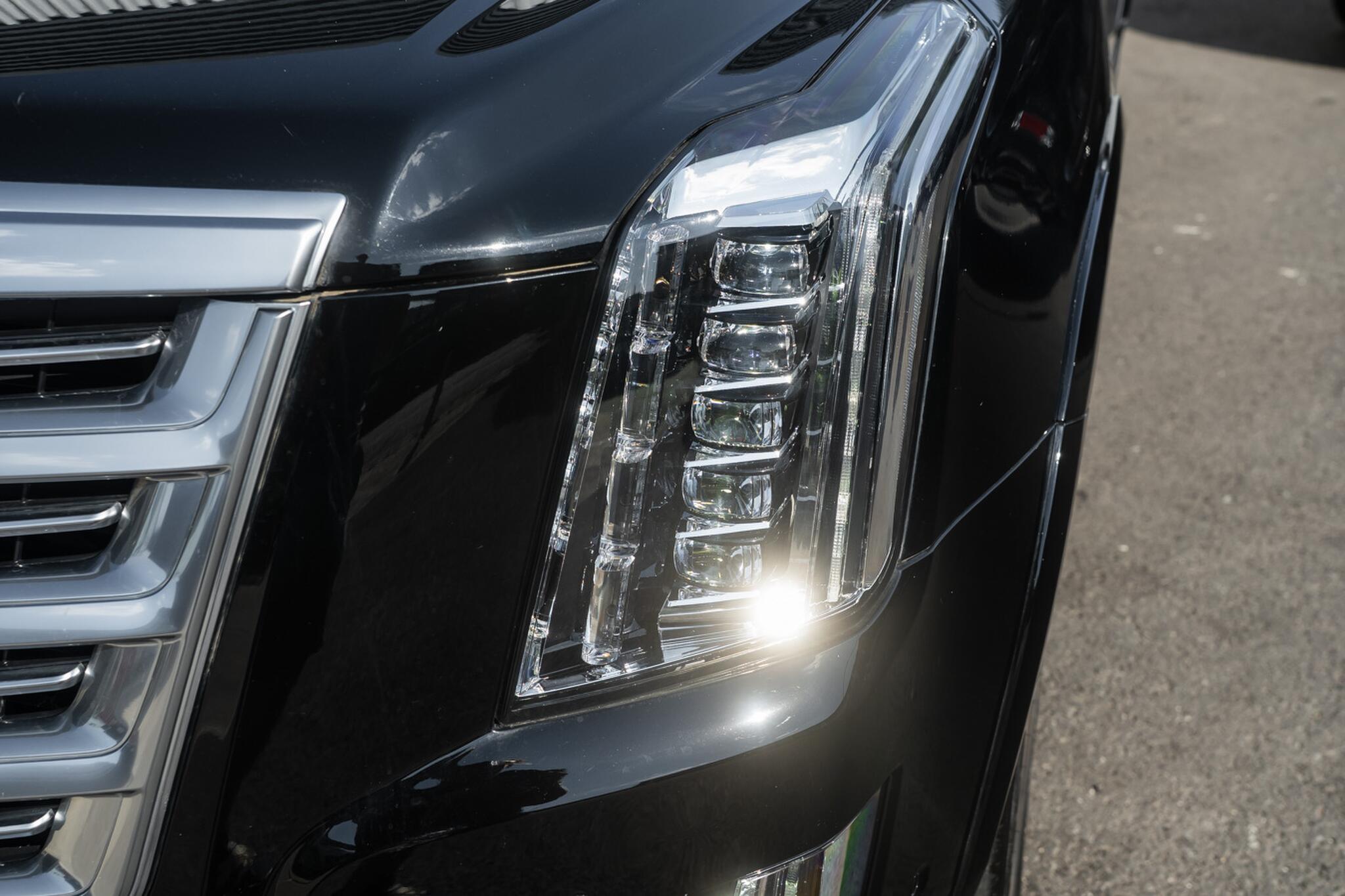 Cadillac Escalade view 14