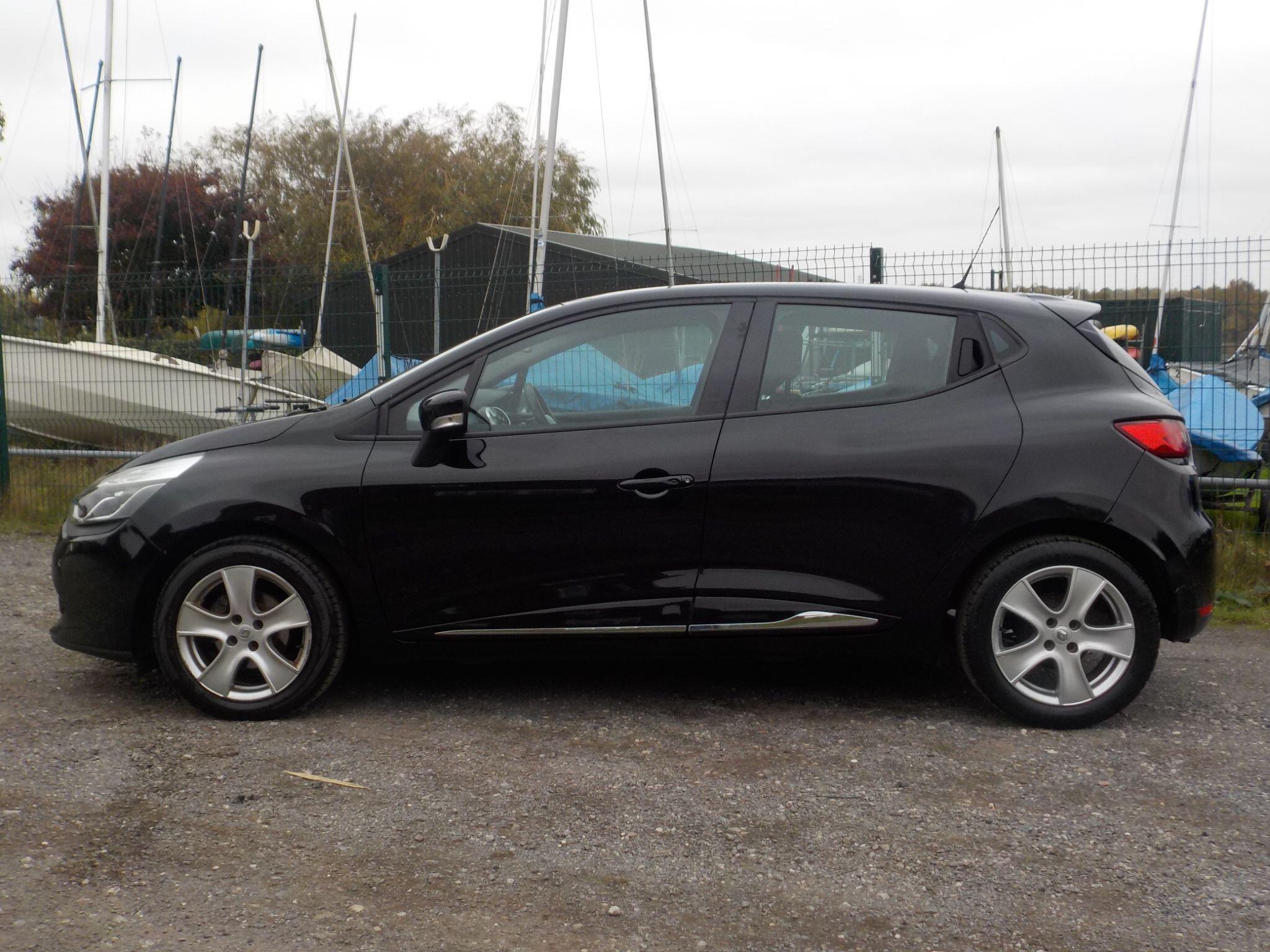 Renault Clio 1.2 16V Dynamique MediaNav Euro 5 5dr