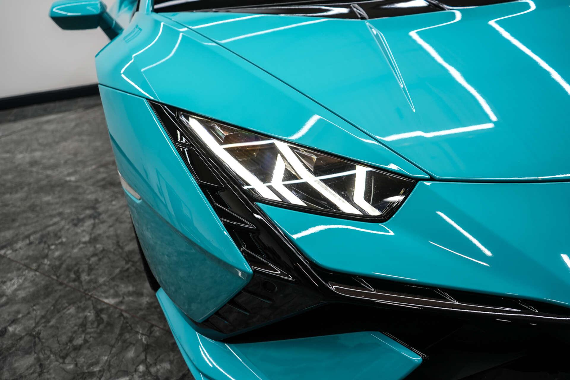 Lamborghini Huracan view 25