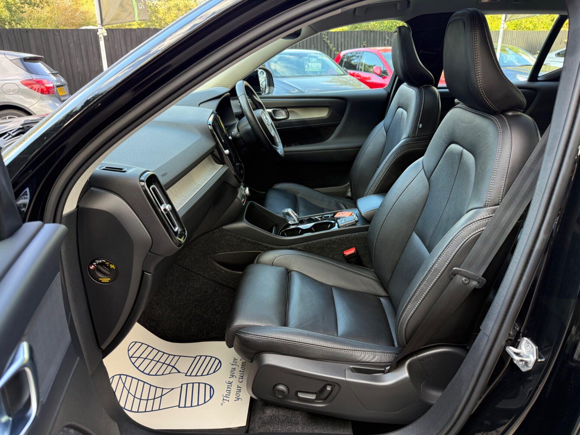 Volvo XC40 view 4